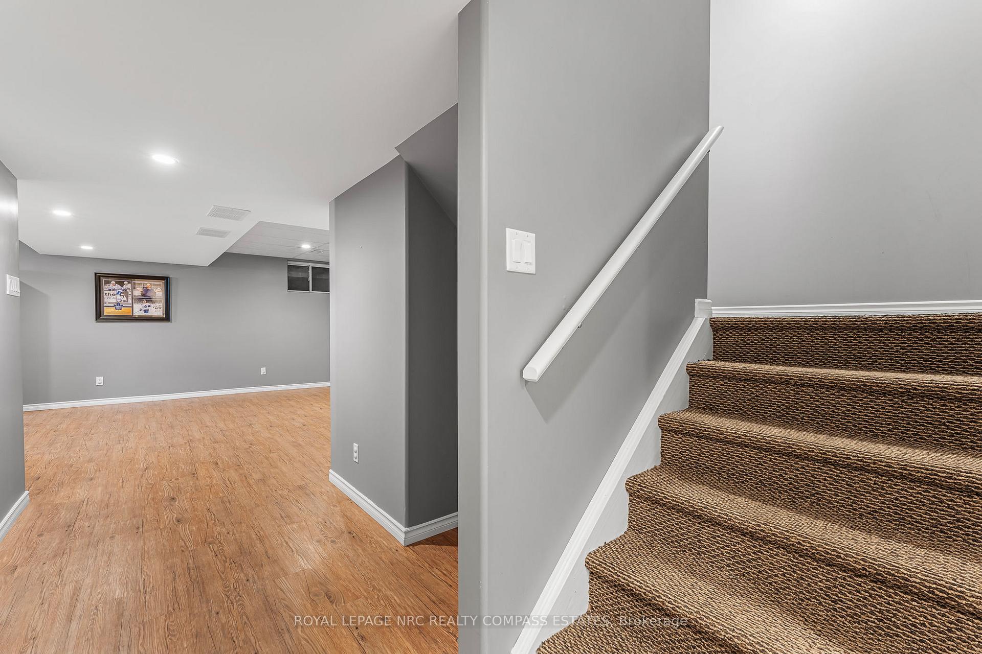 Photo 32 of Unit 4, 41 Broadway Avenue, St. Catharines, Port Weller — HOMEH