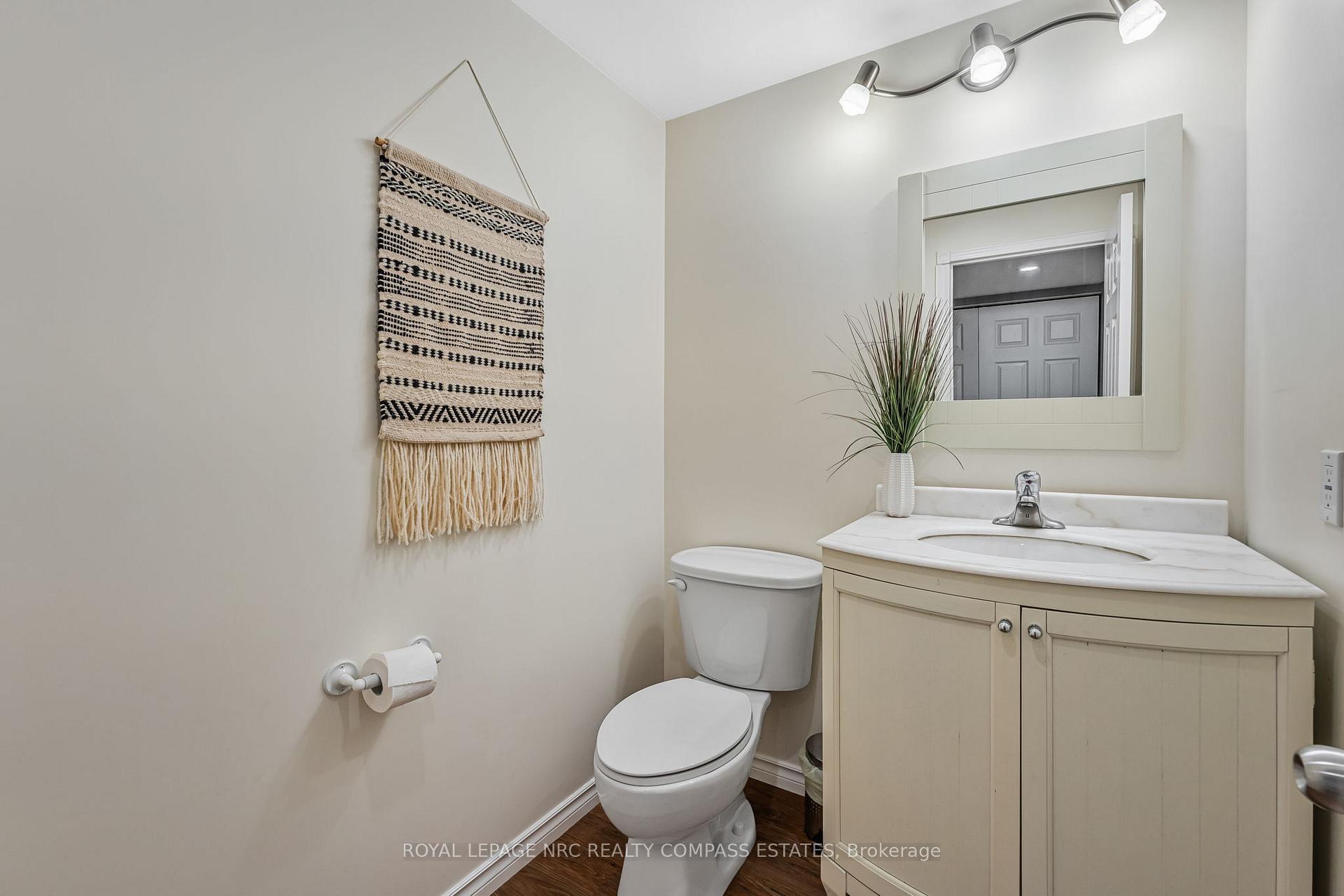 Photo 33 of Unit 4, 41 Broadway Avenue, St. Catharines, Port Weller — HOMEH