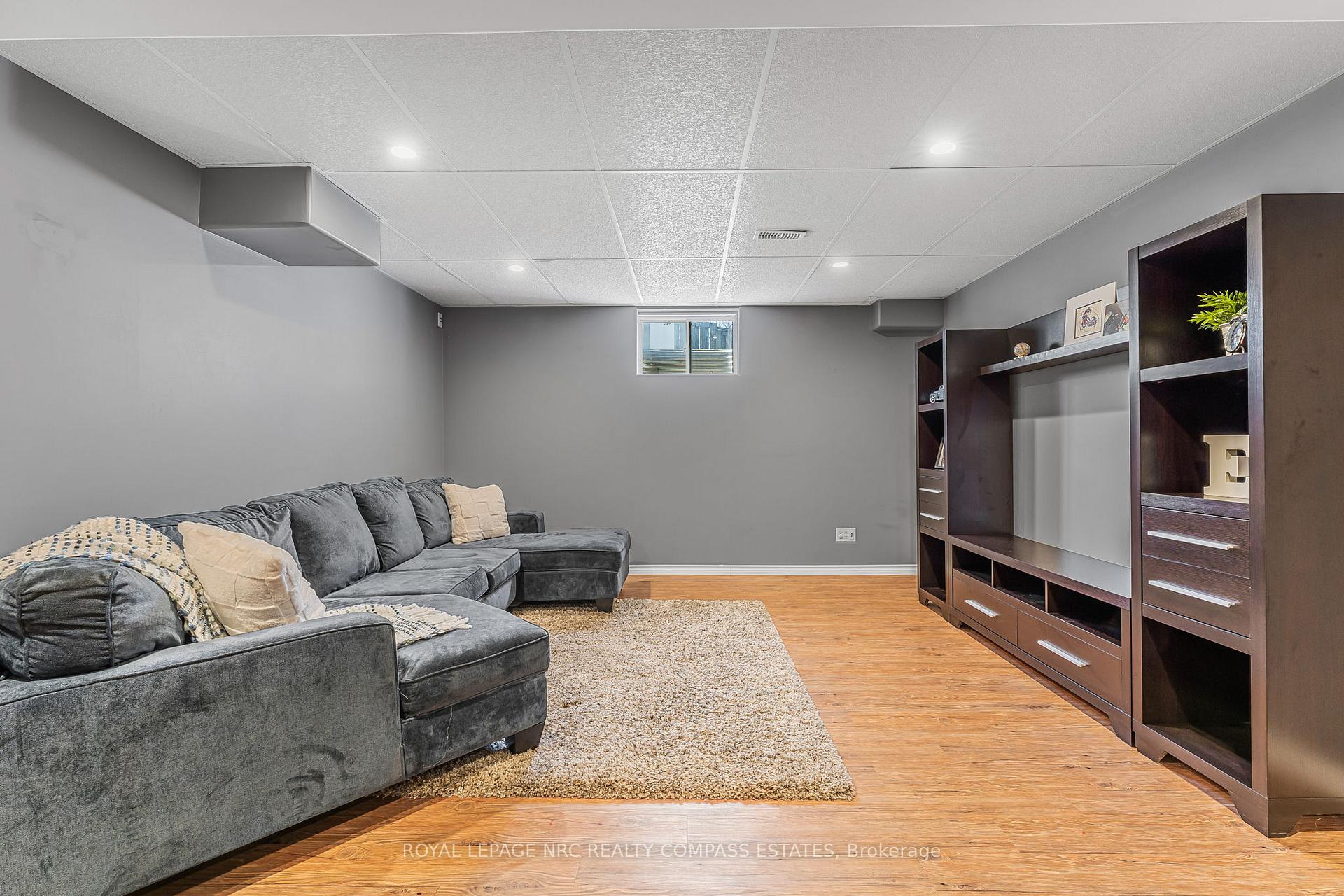 Photo 36 of Unit 4, 41 Broadway Avenue, St. Catharines, Port Weller — HOMEH