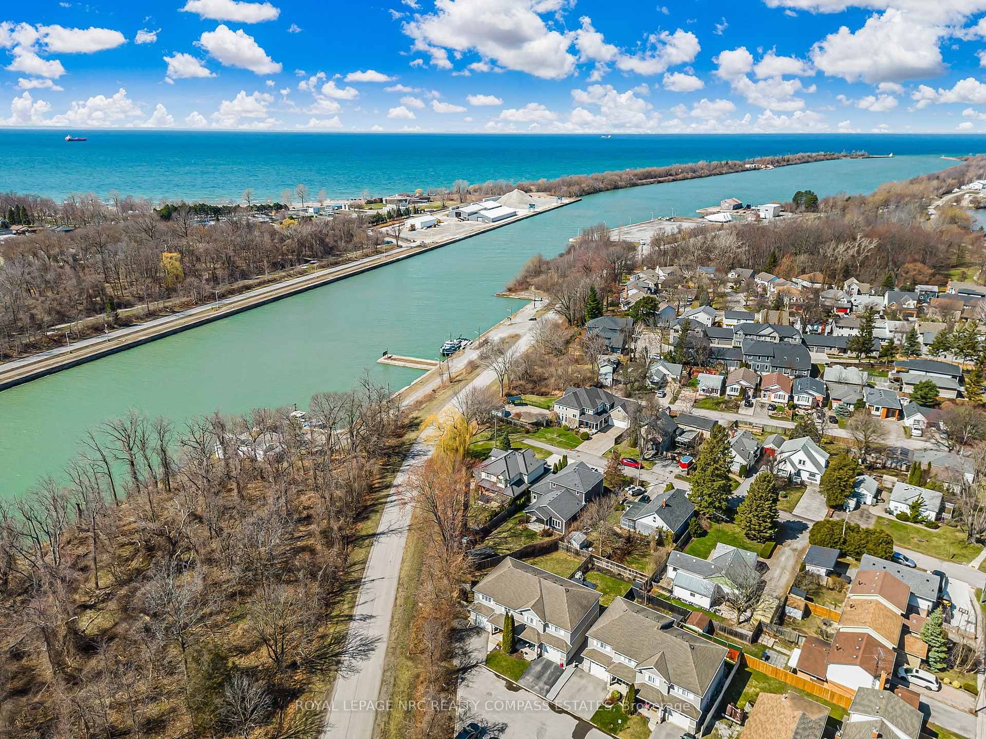 Photo 48 of Unit 4, 41 Broadway Avenue, St. Catharines, Port Weller — HOMEH