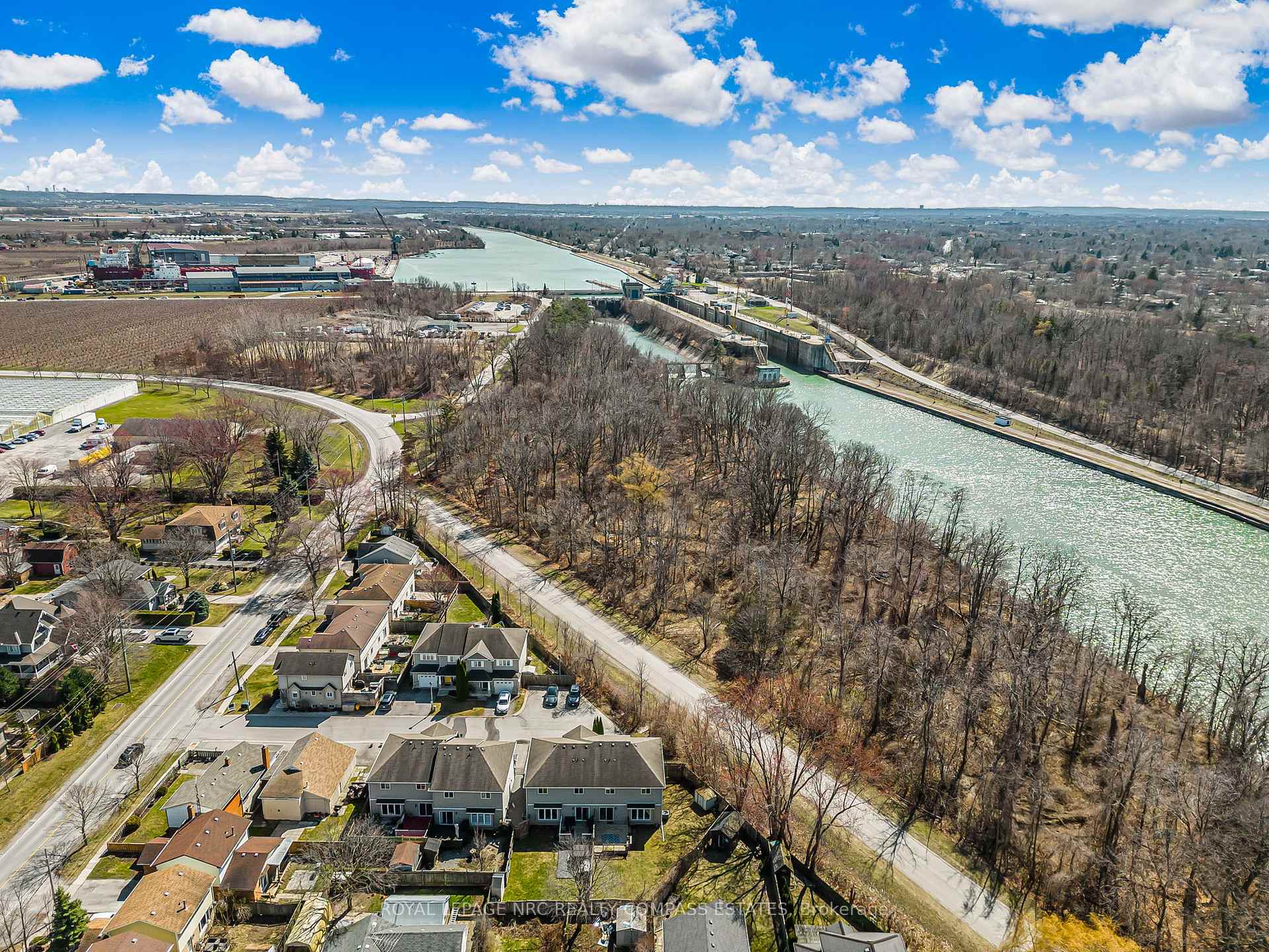 Photo 50 of Unit 4, 41 Broadway Avenue, St. Catharines, Port Weller — HOMEH