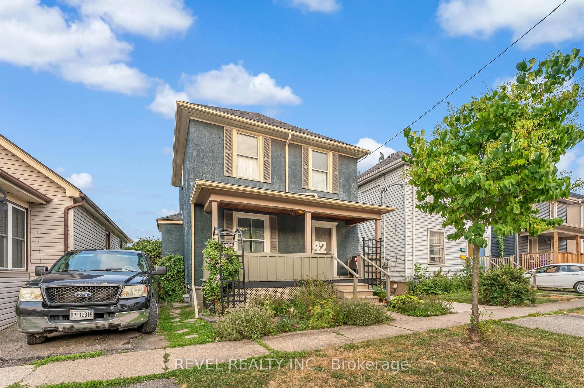 Photo 2 of 42 Berryman Avenue, St. Catharines, E. Chester — HOMEH