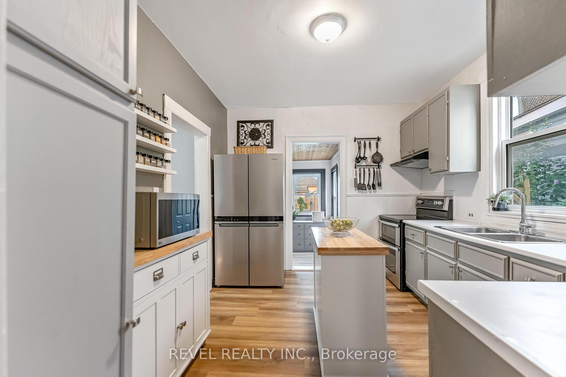 Photo 11 of 42 Berryman Avenue, St. Catharines, E. Chester — HOMEH