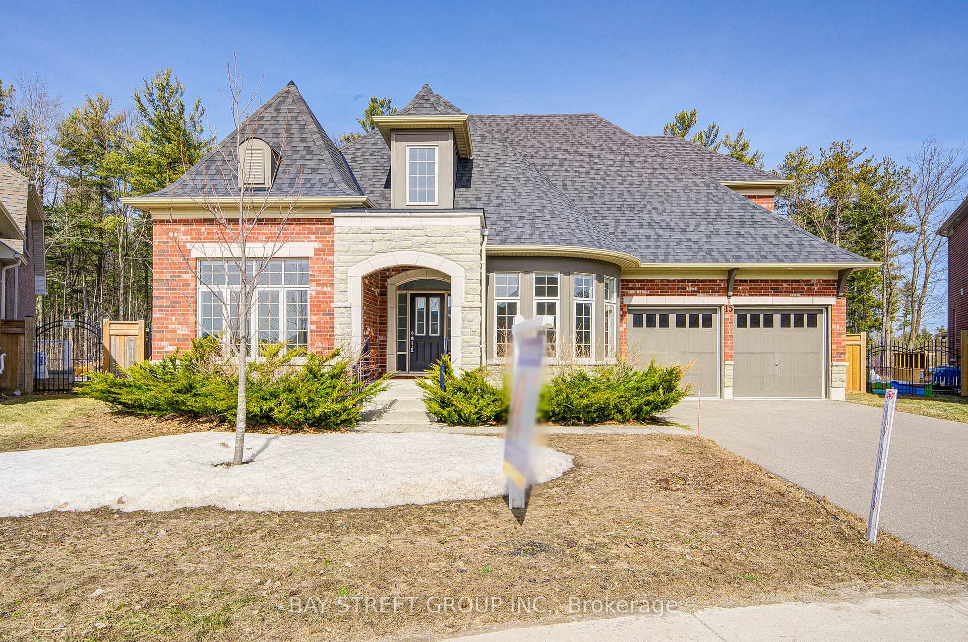Photo 1 of 15 Redmond Crescent, Springwater, Centre Vespra — HOMEH