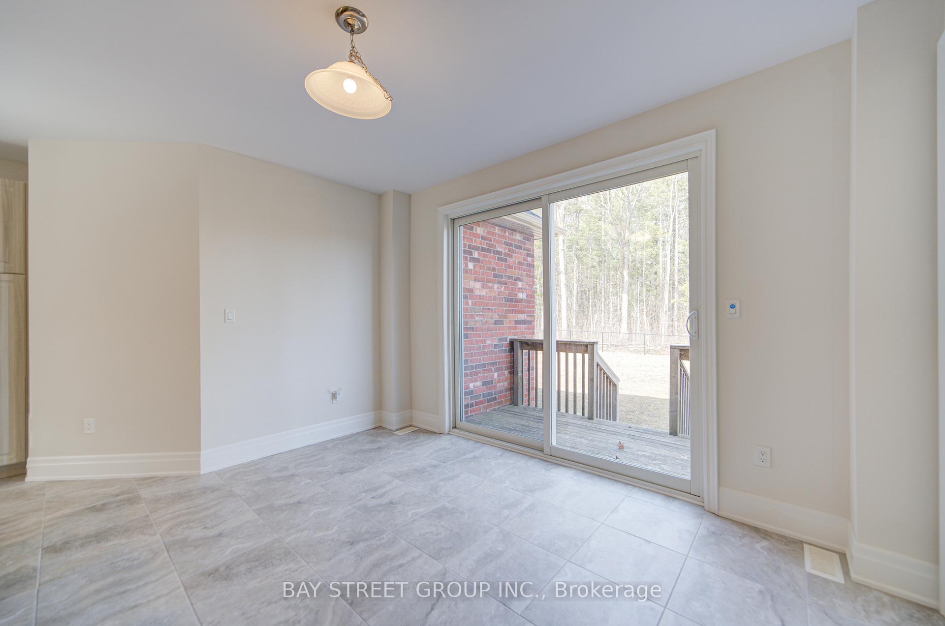 Photo 16 of 15 Redmond Crescent, Springwater, Centre Vespra — HOMEH