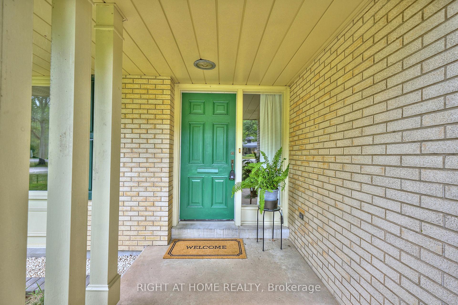 Photo 4 of 179 Lockhart Drive, St. Catharines, Glendale/Glenridge — HOMEH
