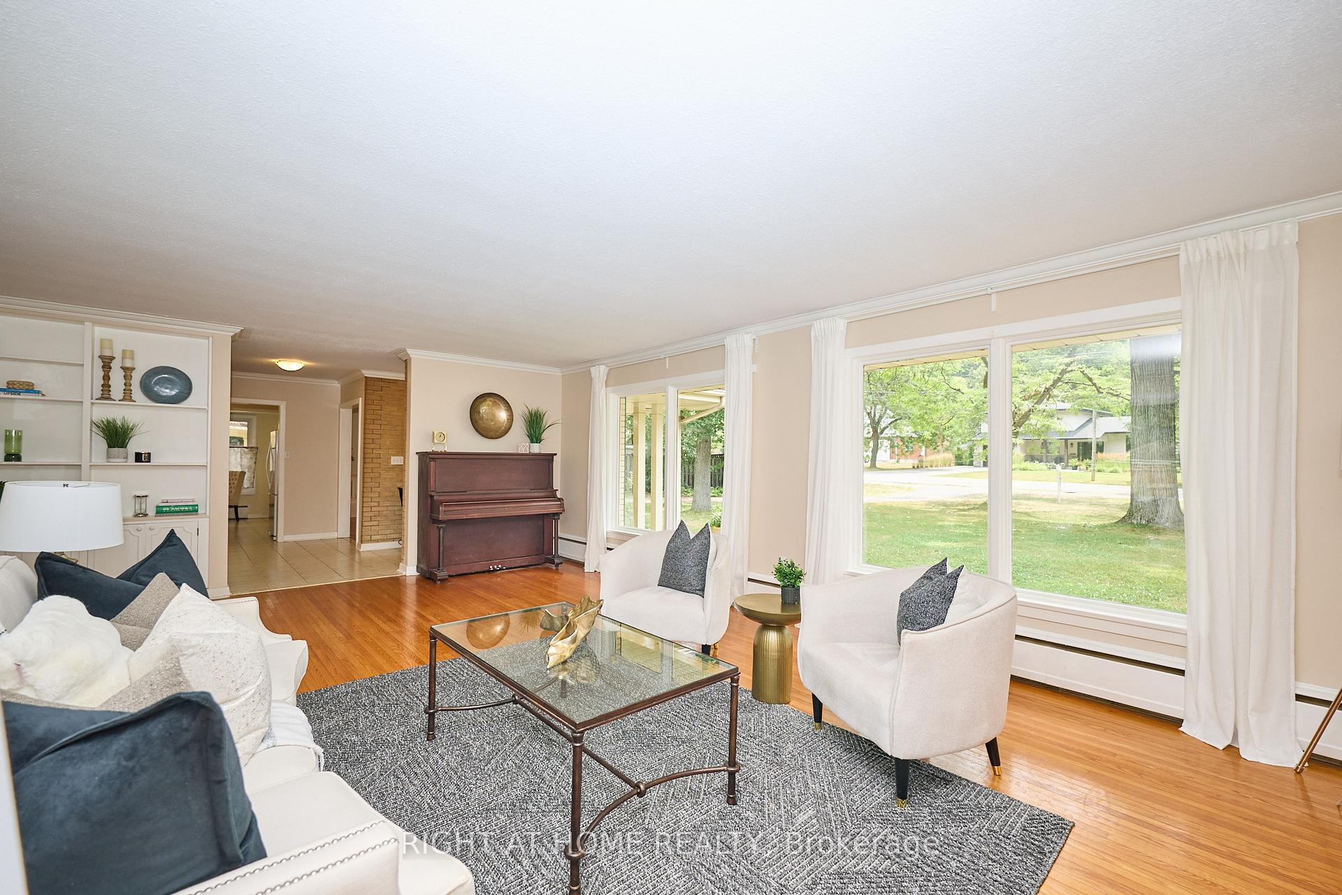 Photo 11 of 179 Lockhart Drive, St. Catharines, Glendale/Glenridge — HOMEH