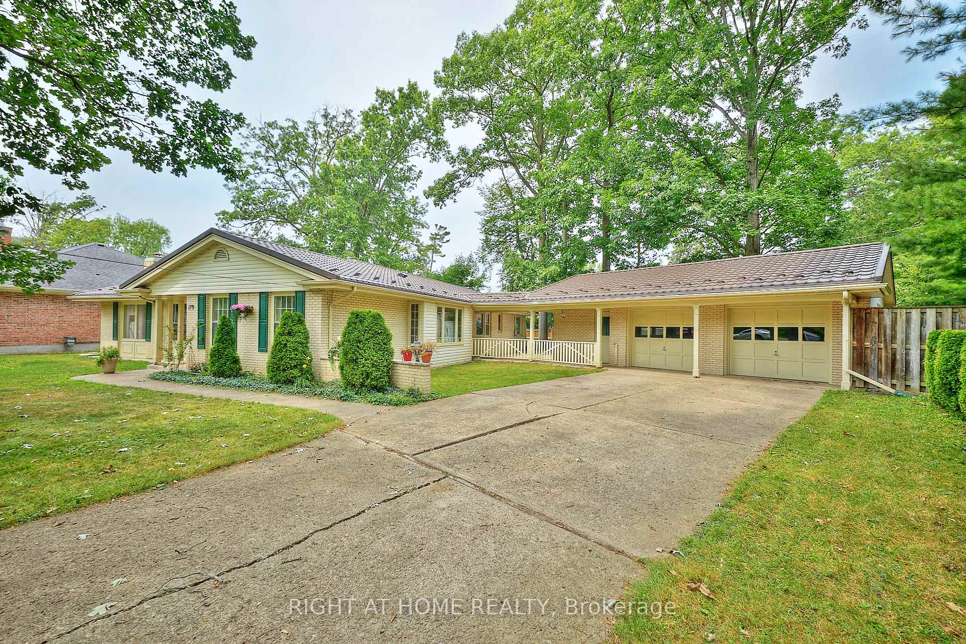 Photo 29 of 179 Lockhart Drive, St. Catharines, Glendale/Glenridge — HOMEH