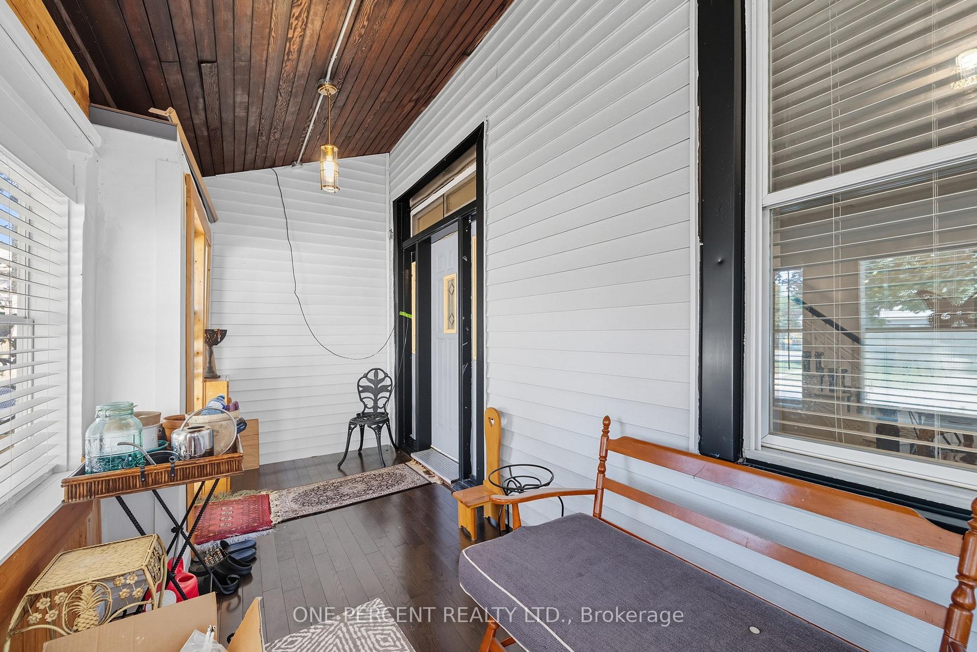Photo 3 of 43 Horton Street, St. Thomas — HOMEH