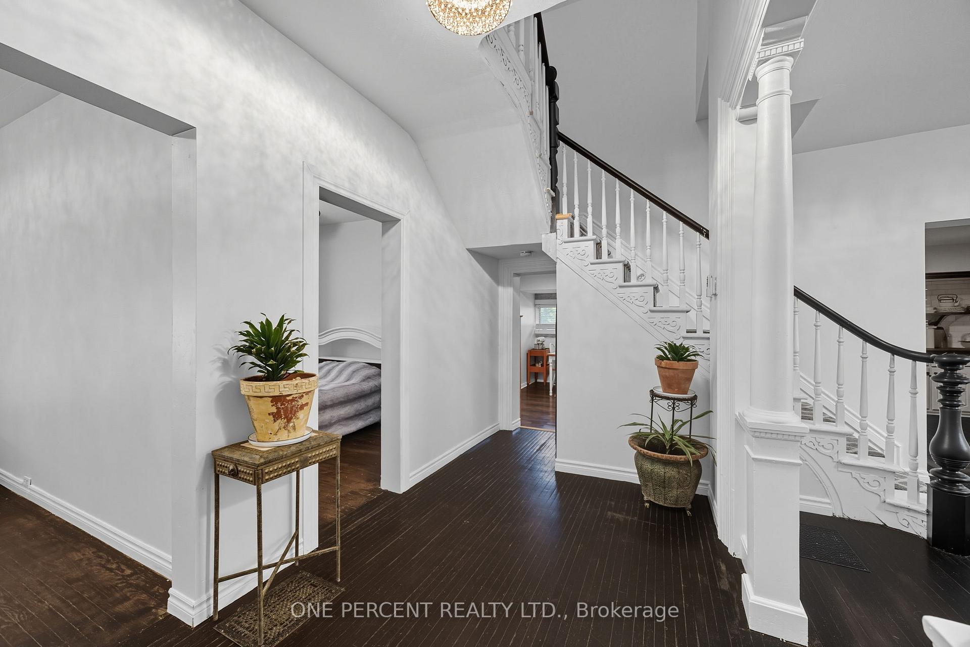 Photo 4 of 43 Horton Street, St. Thomas — HOMEH