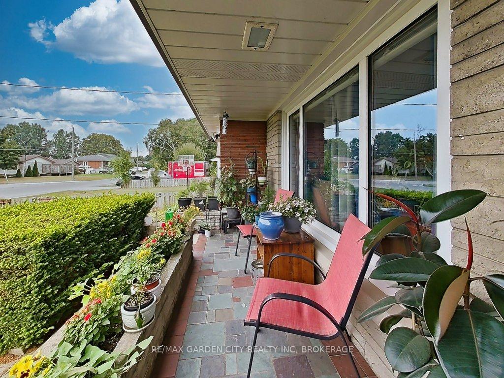 Photo 6 of 64 Dorothy Street, St. Catharines, Lakeport — HOMEH