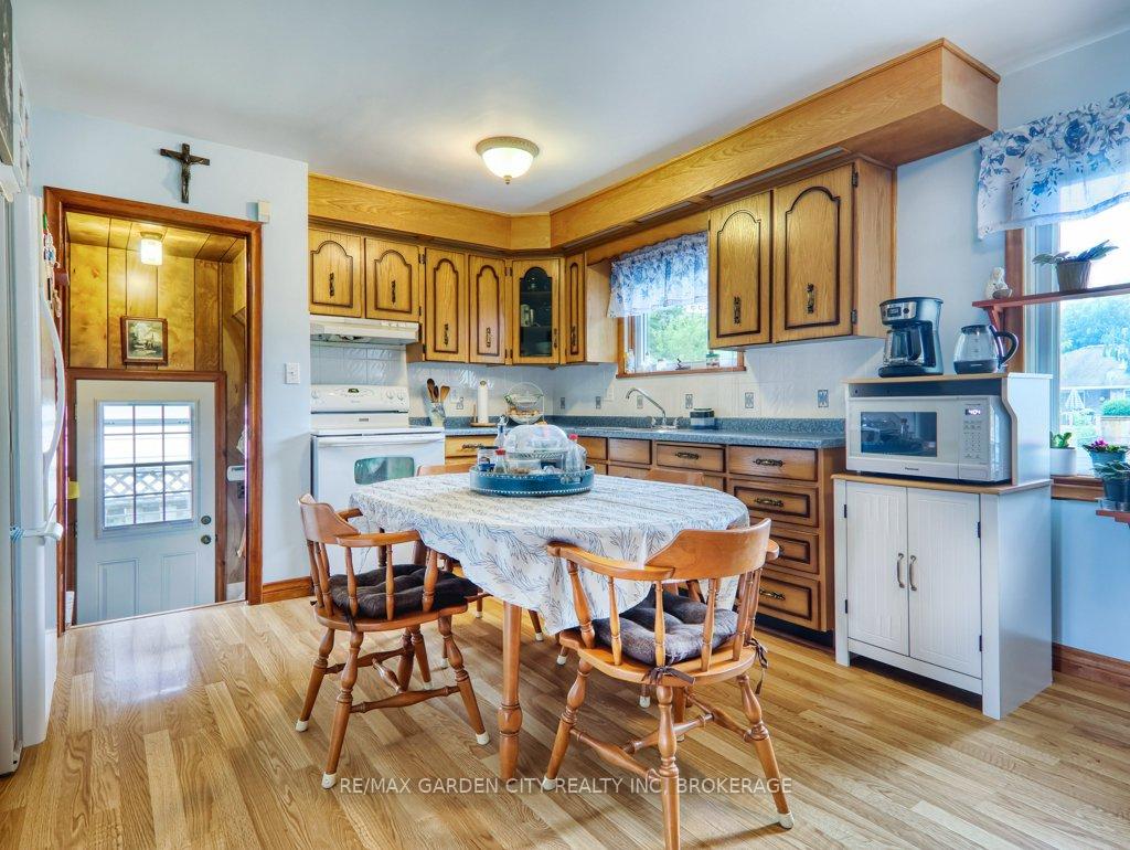 Photo 16 of 64 Dorothy Street, St. Catharines, Lakeport — HOMEH