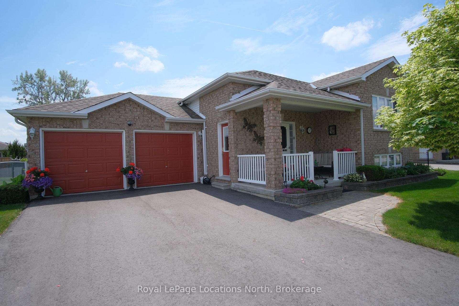 Photo 2 of 19 Whitfield Crescent, Springwater, Elmvale — HOMEH