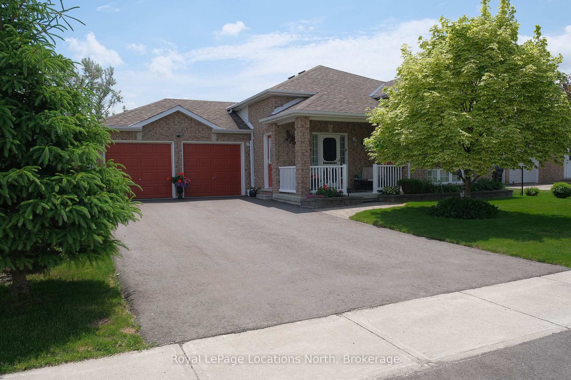 Photo 3 of 19 Whitfield Crescent, Springwater, Elmvale — HOMEH