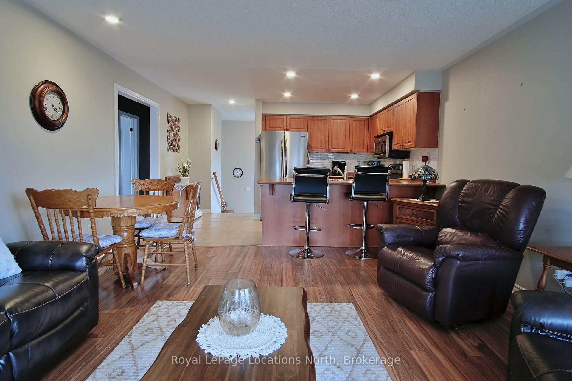 Photo 13 of 19 Whitfield Crescent, Springwater, Elmvale — HOMEH