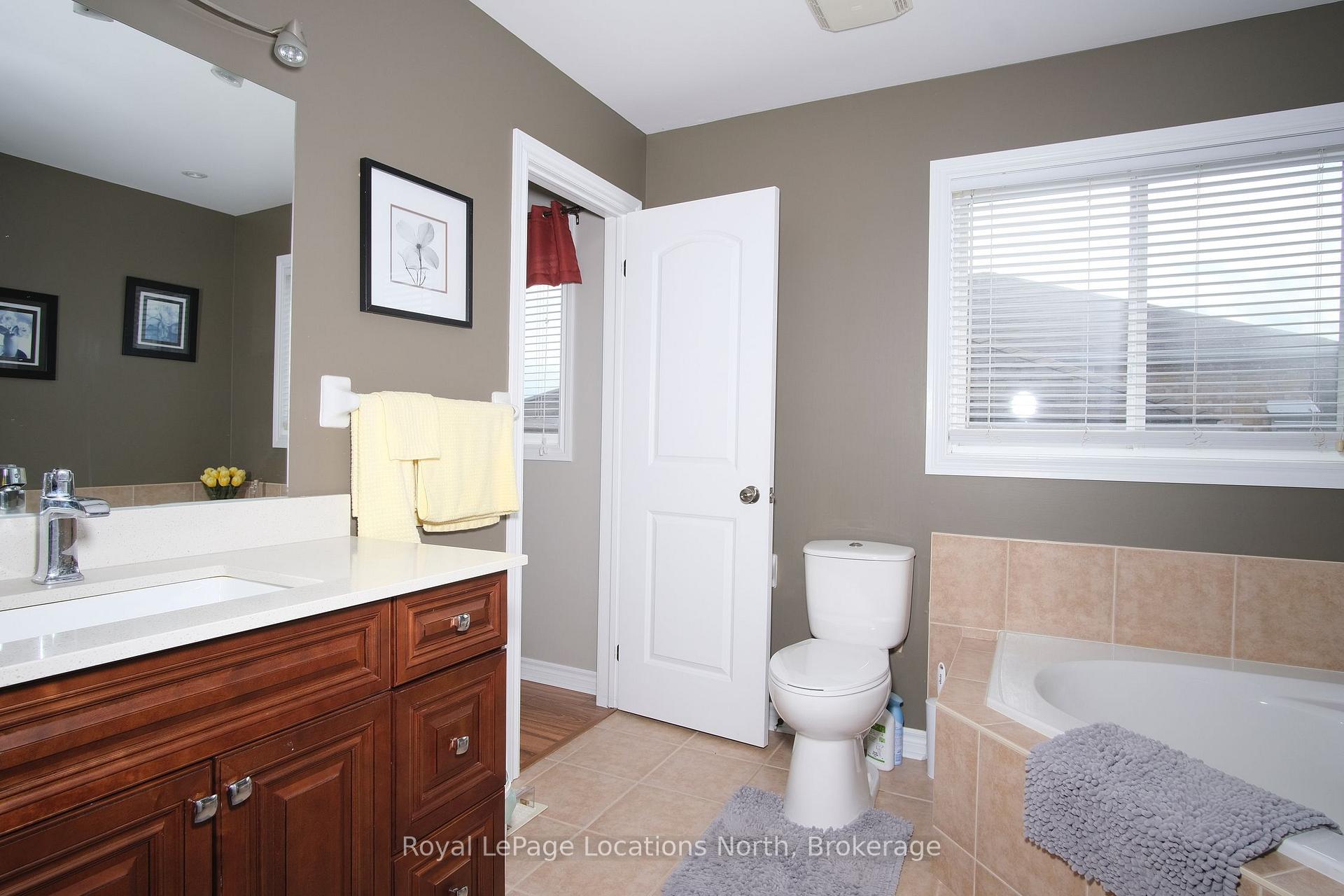 Photo 20 of 19 Whitfield Crescent, Springwater, Elmvale — HOMEH