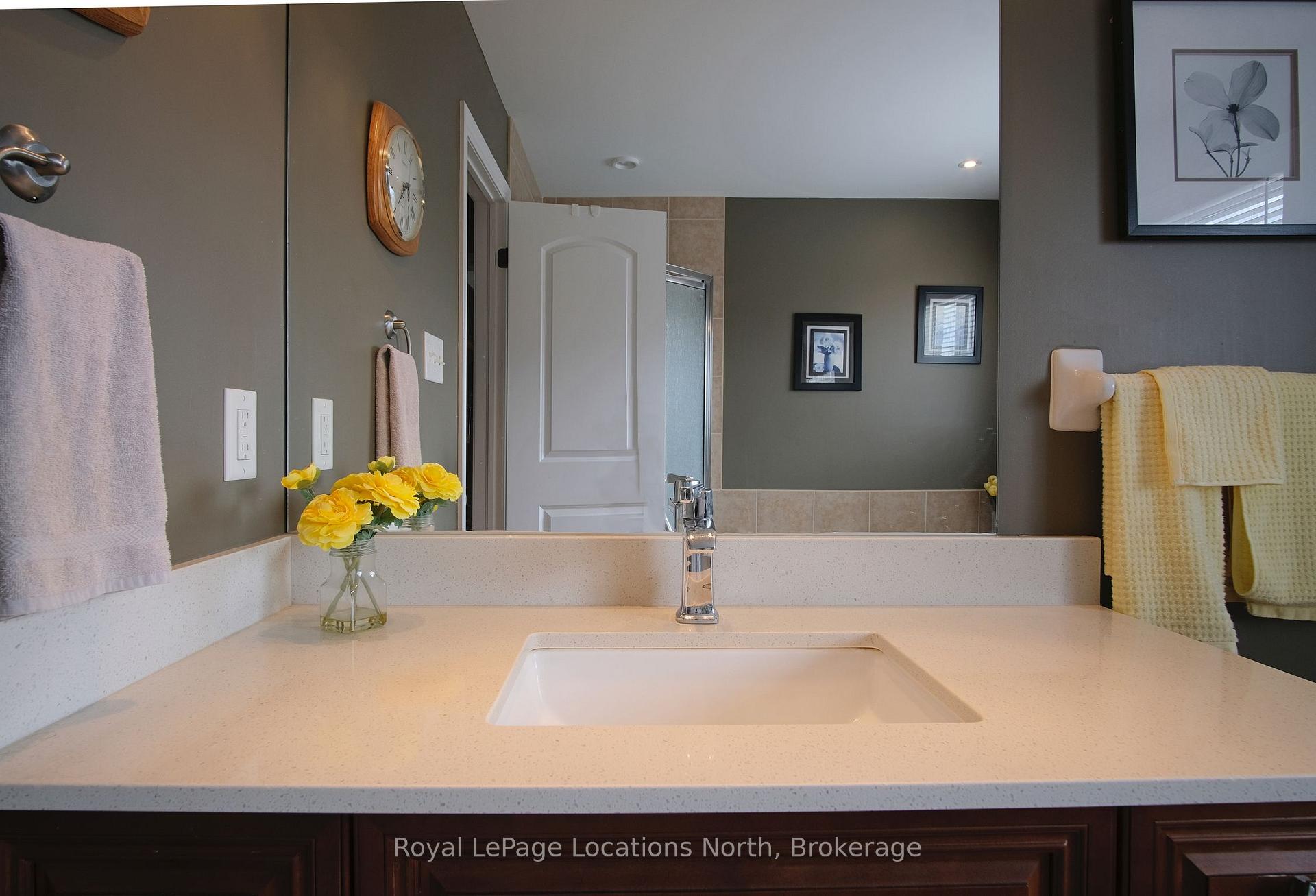 Photo 21 of 19 Whitfield Crescent, Springwater, Elmvale — HOMEH