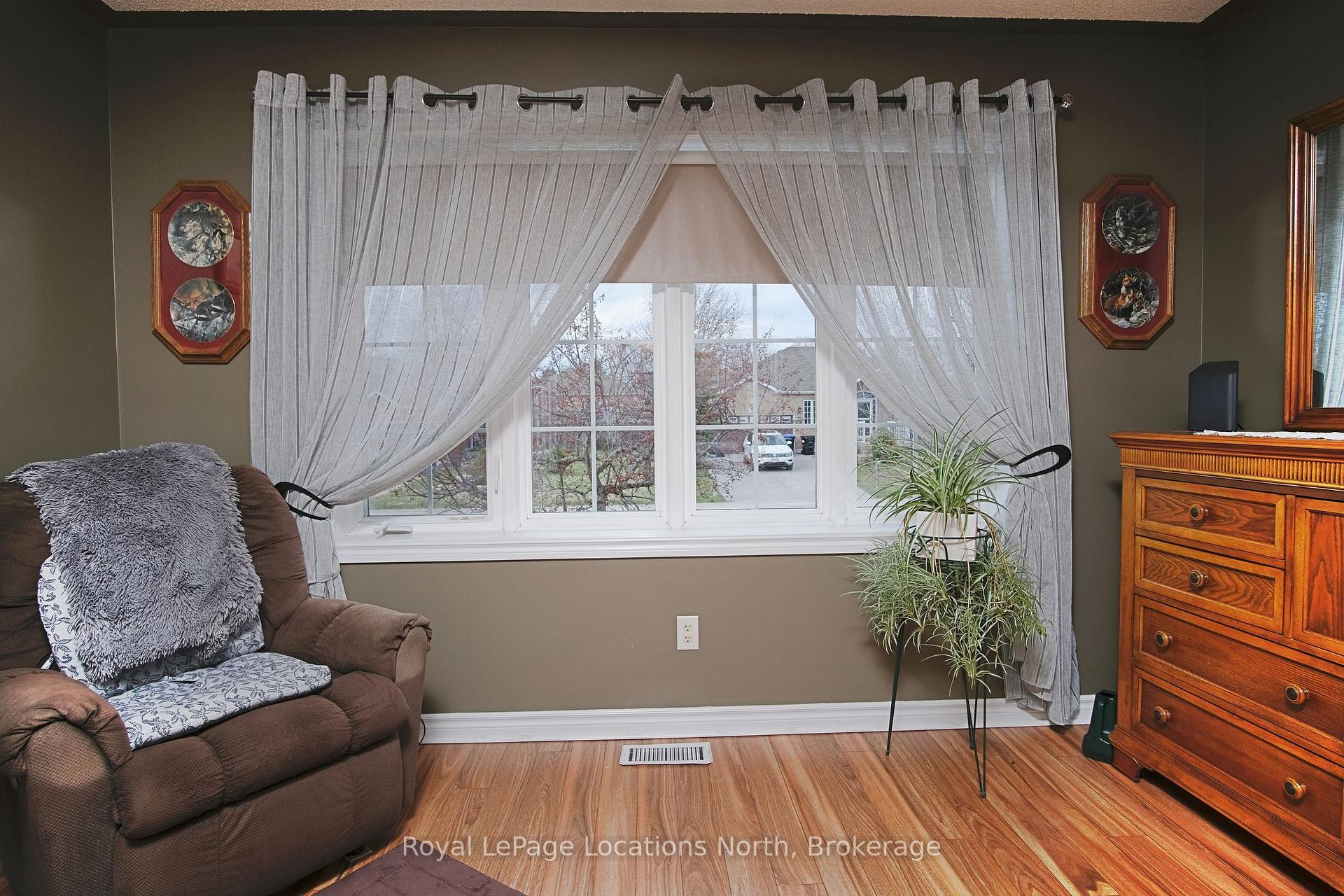 Photo 24 of 19 Whitfield Crescent, Springwater, Elmvale — HOMEH