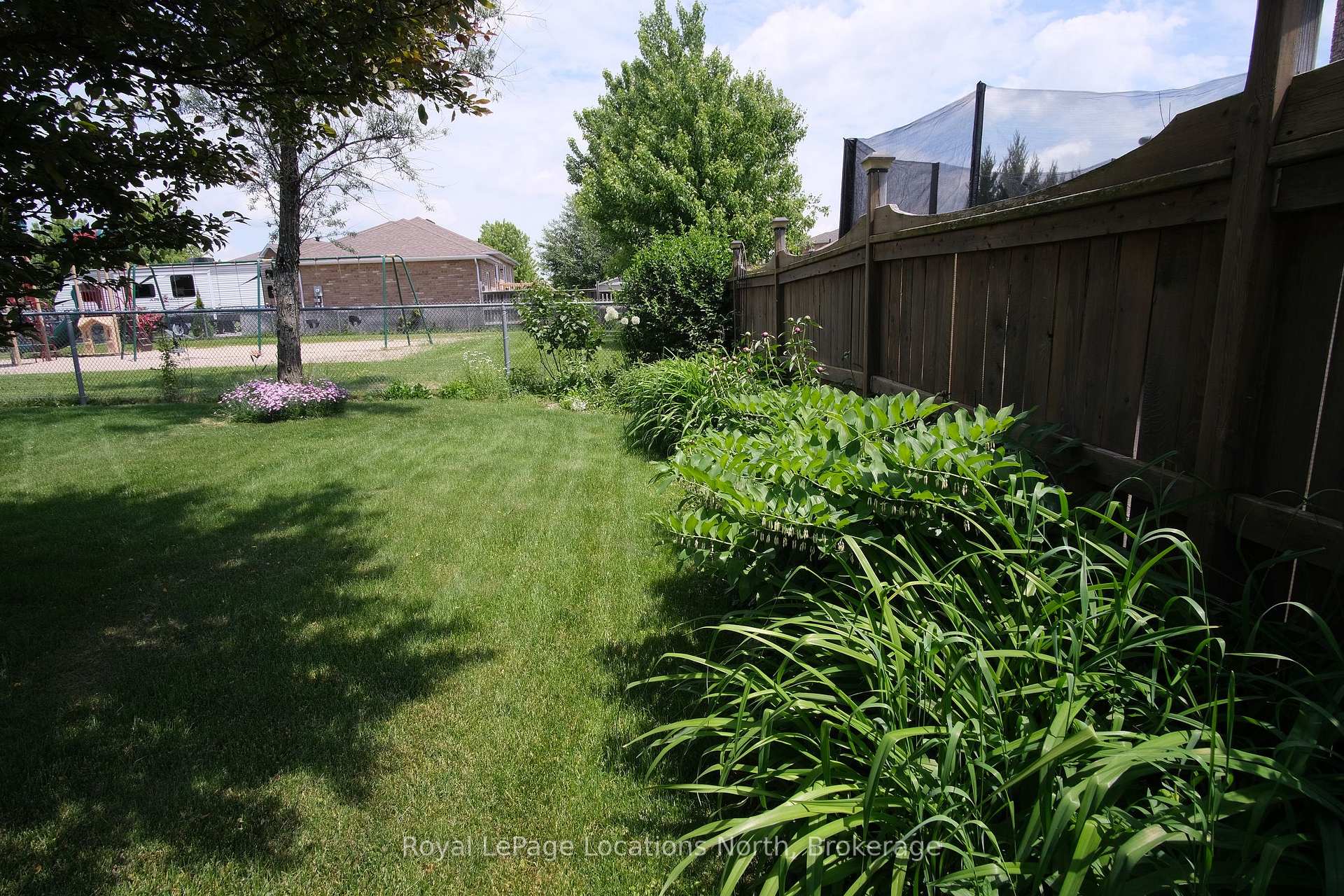 Photo 36 of 19 Whitfield Crescent, Springwater, Elmvale — HOMEH