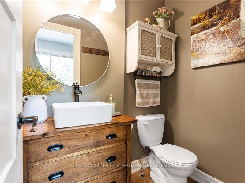 Photo 12 of 226 Riverview Boulevard, St. Catharines, Glendale/Glenridge — HOMEH