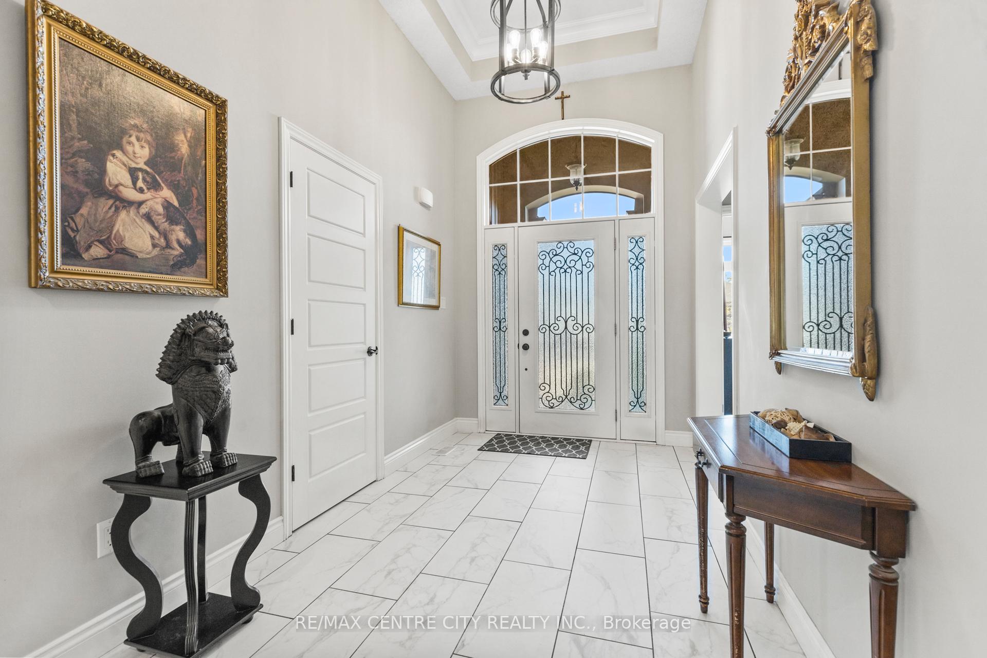Photo 4 of 18 Murifield Drive, St. Thomas — HOMEH
