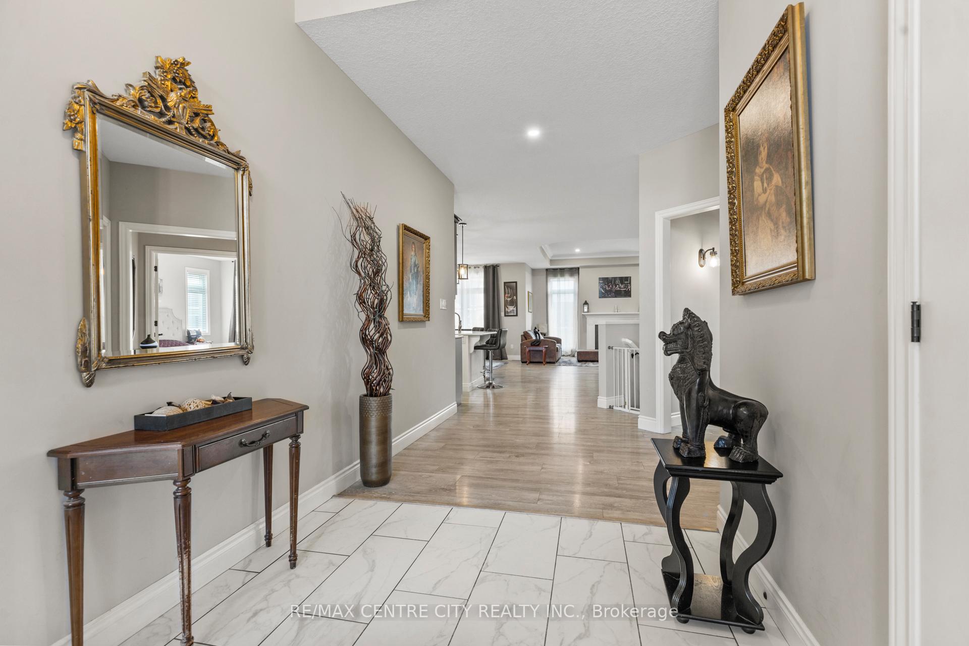 Photo 5 of 18 Murifield Drive, St. Thomas — HOMEH