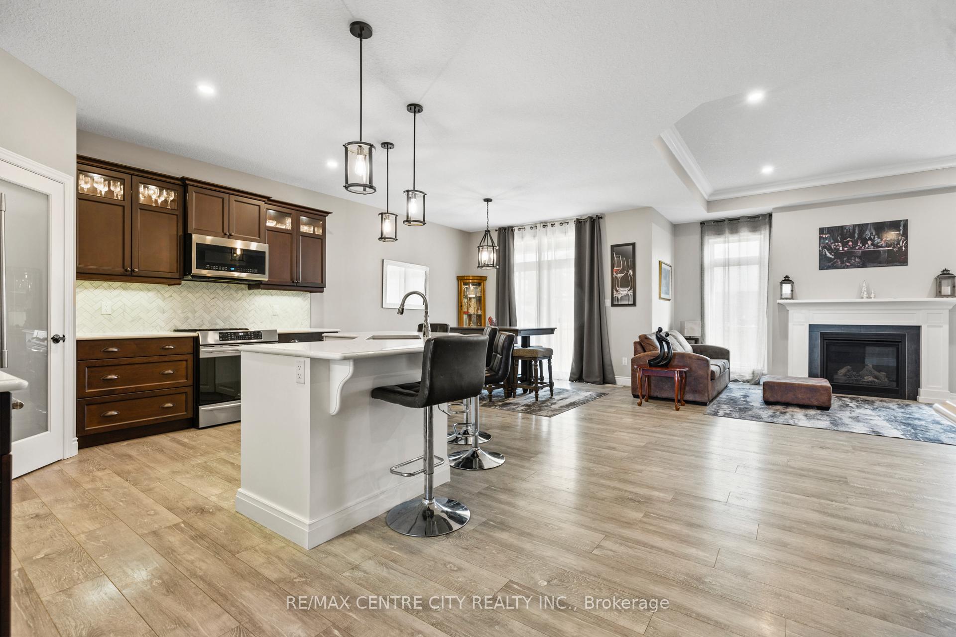 Photo 9 of 18 Murifield Drive, St. Thomas — HOMEH