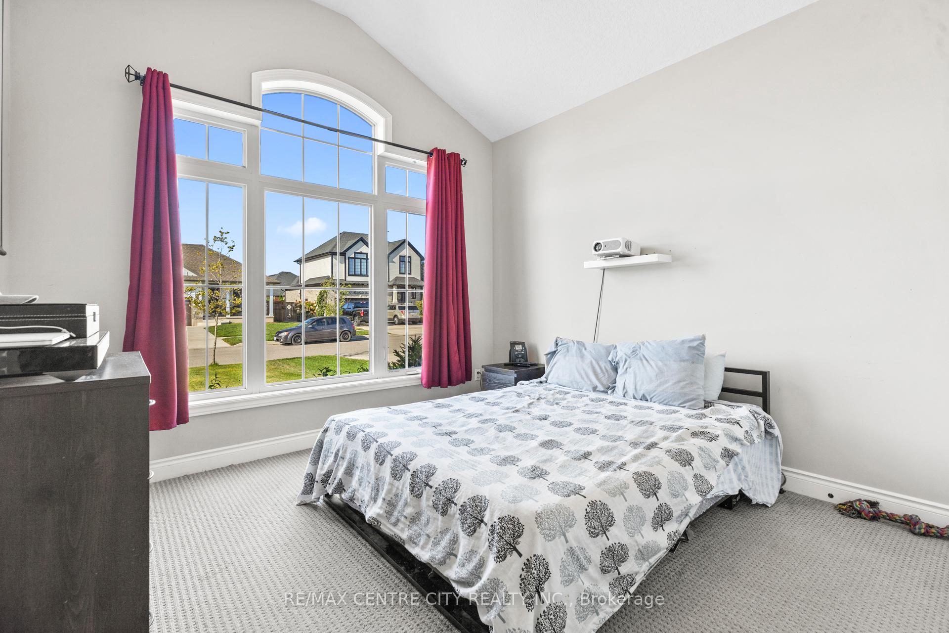 Photo 16 of 18 Murifield Drive, St. Thomas — HOMEH