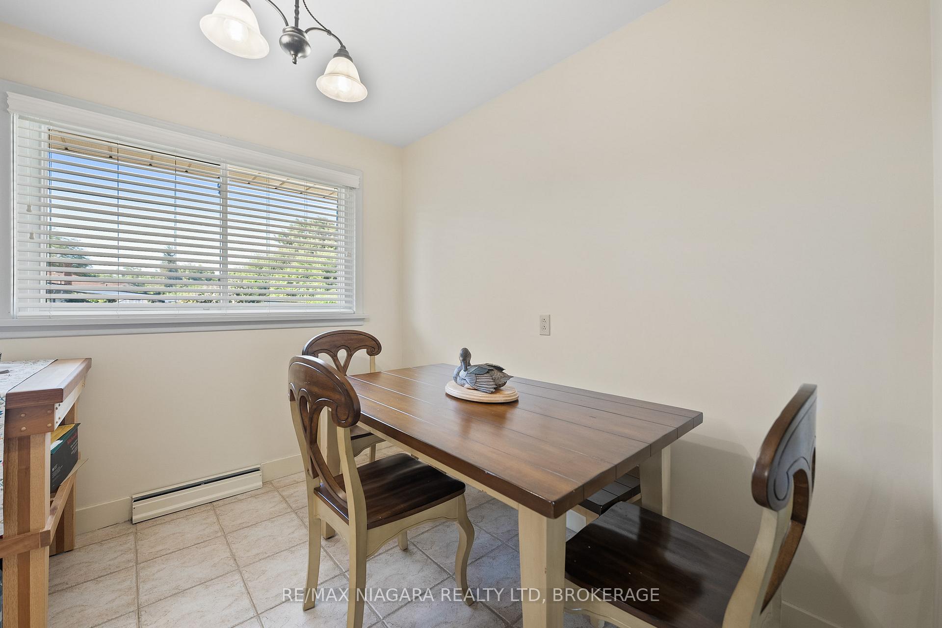 Photo 8 of 4 Cayuga Street, St. Catharines, Haig — HOMEH