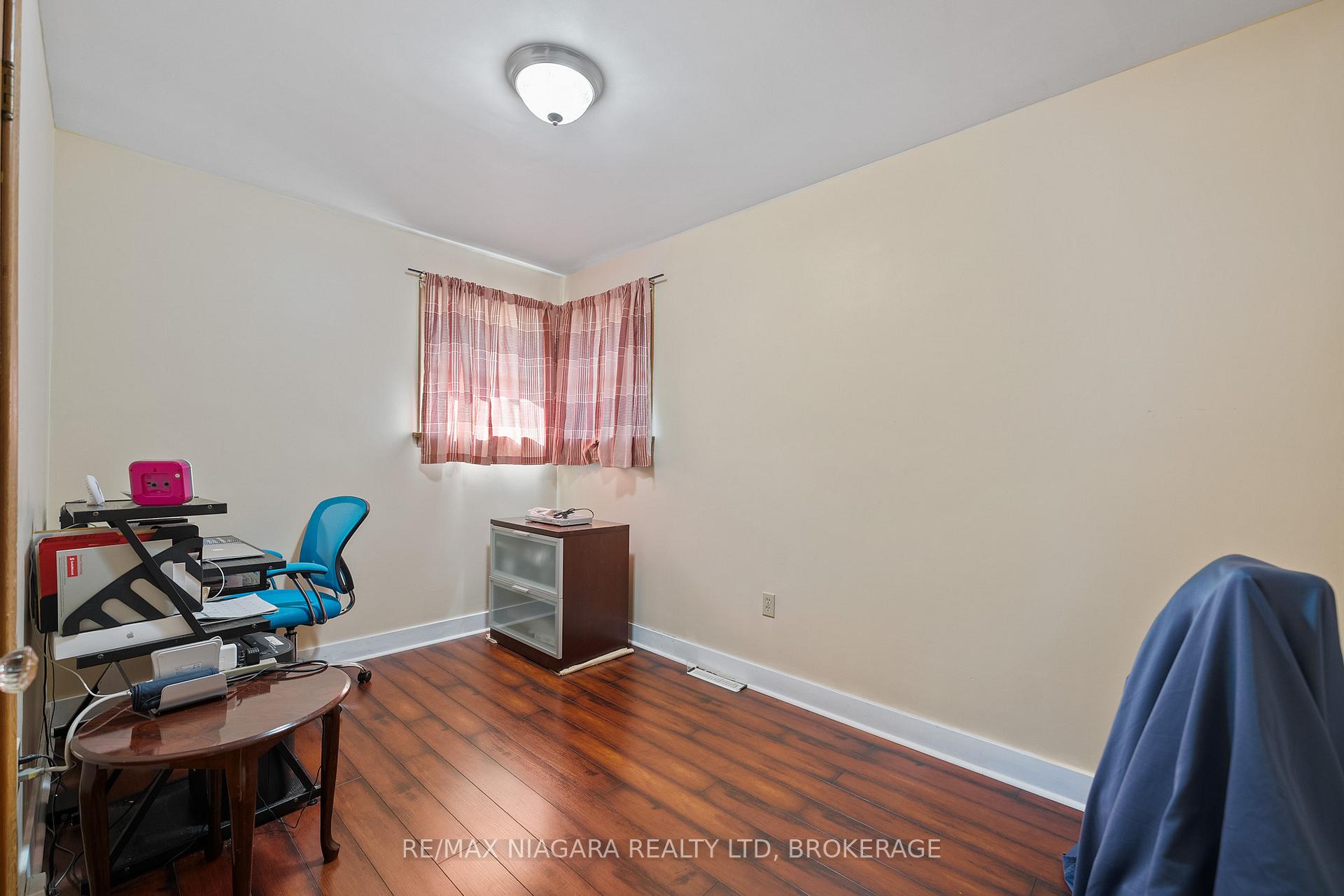Photo 15 of 4 Cayuga Street, St. Catharines, Haig — HOMEH