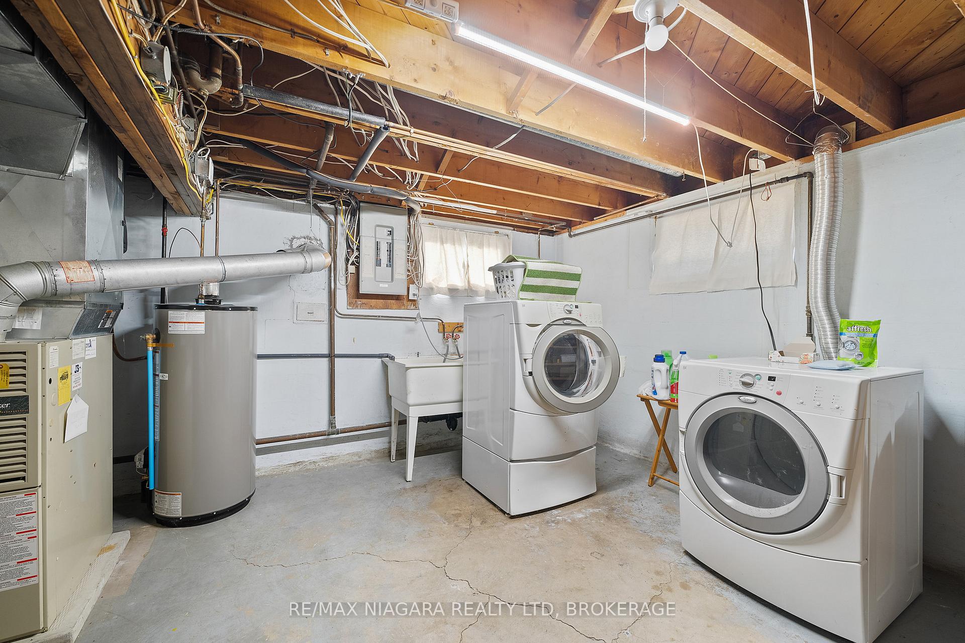 Photo 17 of 4 Cayuga Street, St. Catharines, Haig — HOMEH