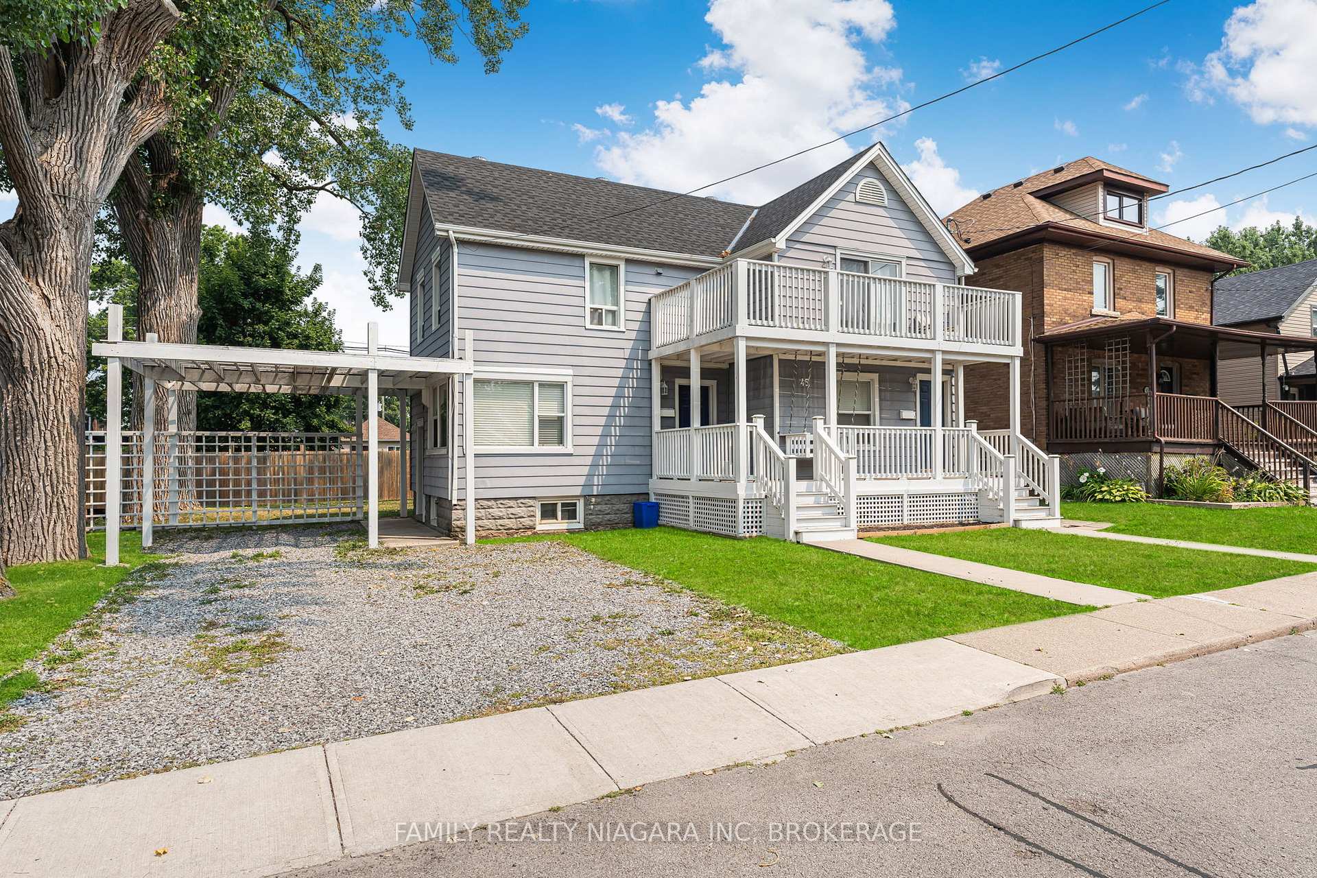 Photo 3 of 45 Almond Street, St. Catharines, Secord Woods — HOMEH