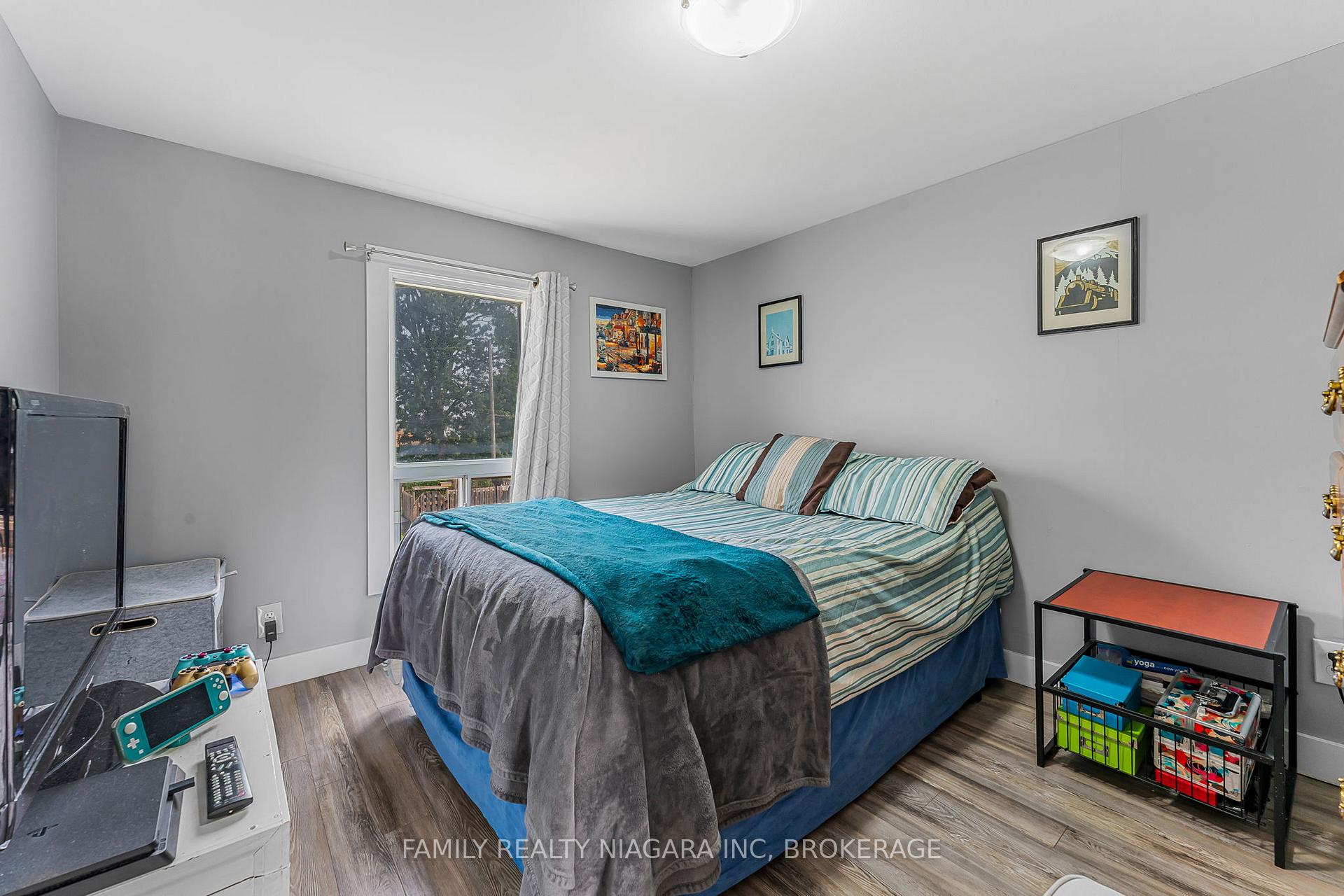 Photo 7 of 45 Almond Street, St. Catharines, Secord Woods — HOMEH