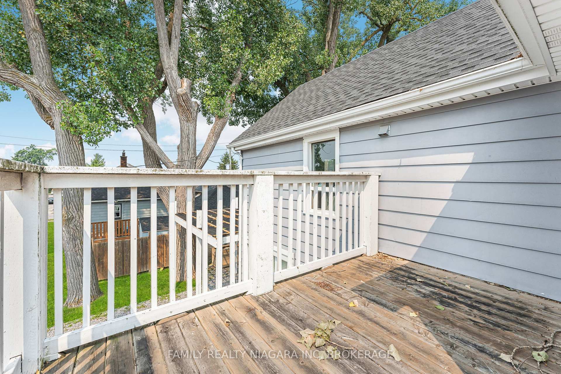 Photo 16 of 45 Almond Street, St. Catharines, Secord Woods — HOMEH