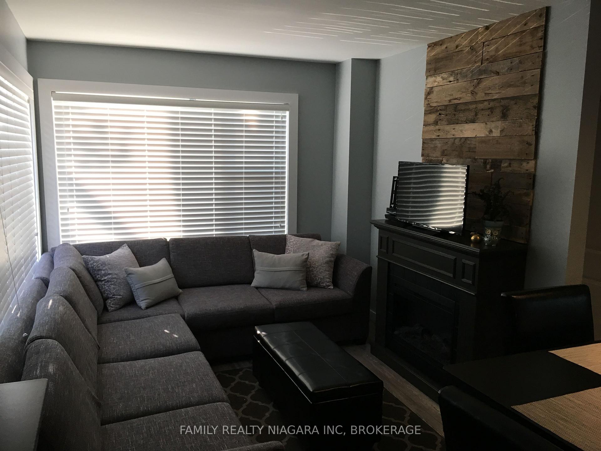 Photo 22 of 45 Almond Street, St. Catharines, Secord Woods — HOMEH
