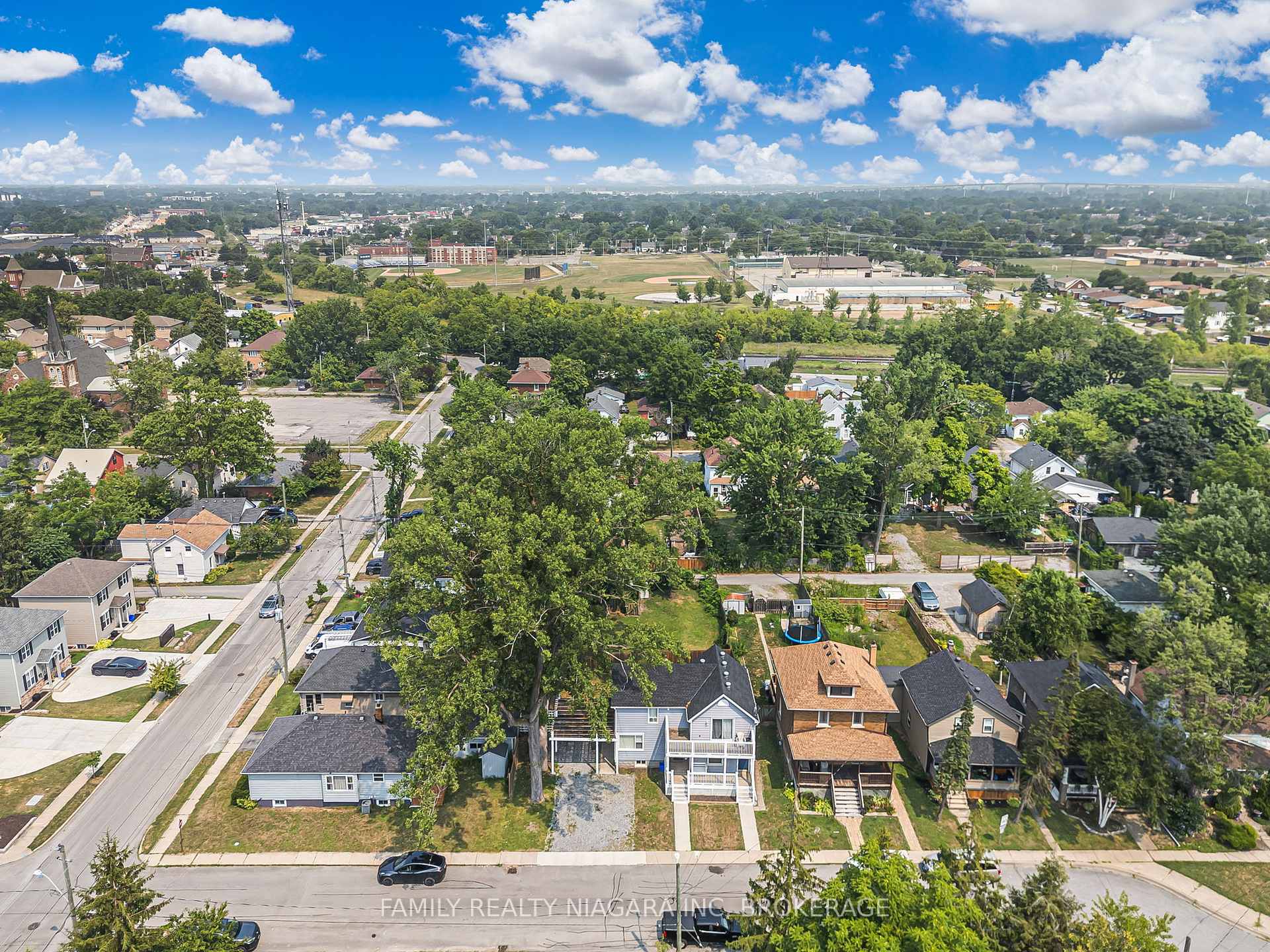 Photo 27 of 45 Almond Street, St. Catharines, Secord Woods — HOMEH