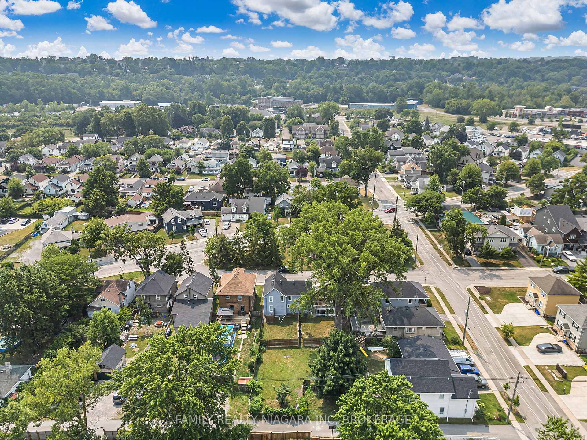 Photo 29 of 45 Almond Street, St. Catharines, Secord Woods — HOMEH