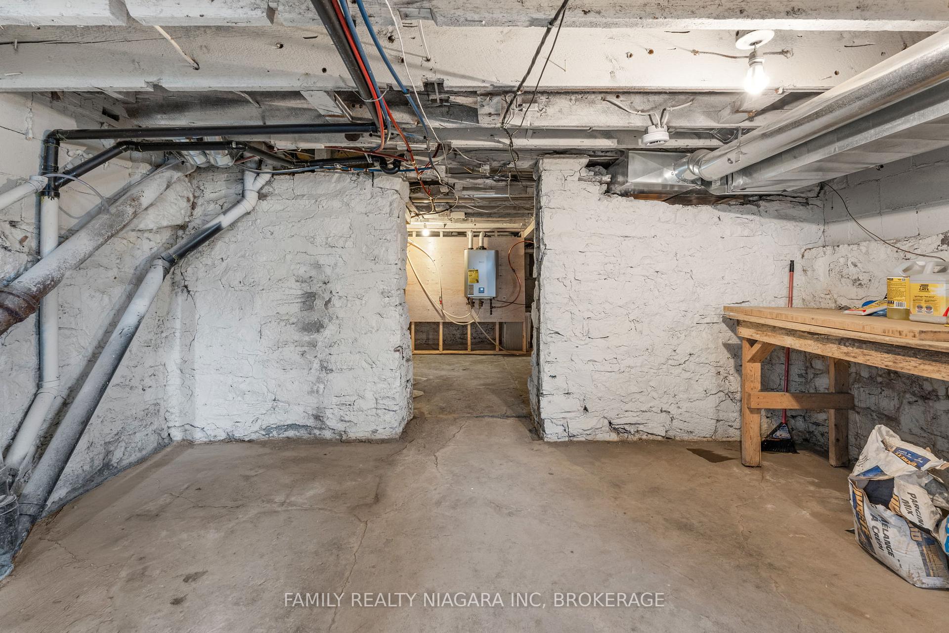 Photo 31 of 45 Almond Street, St. Catharines, Secord Woods — HOMEH