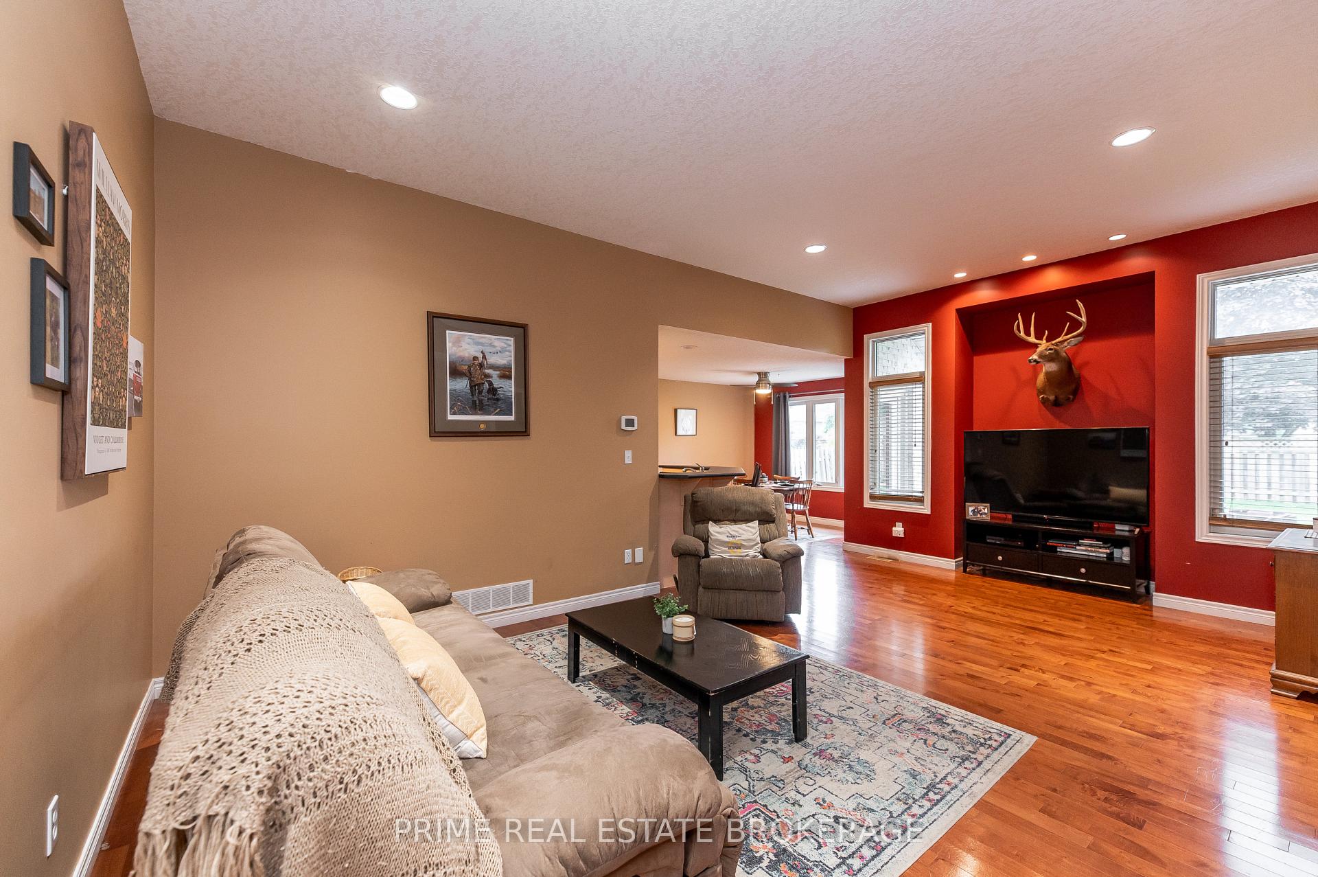 Photo 6 of 44 Riverbank Drive, St. Thomas — HOMEH