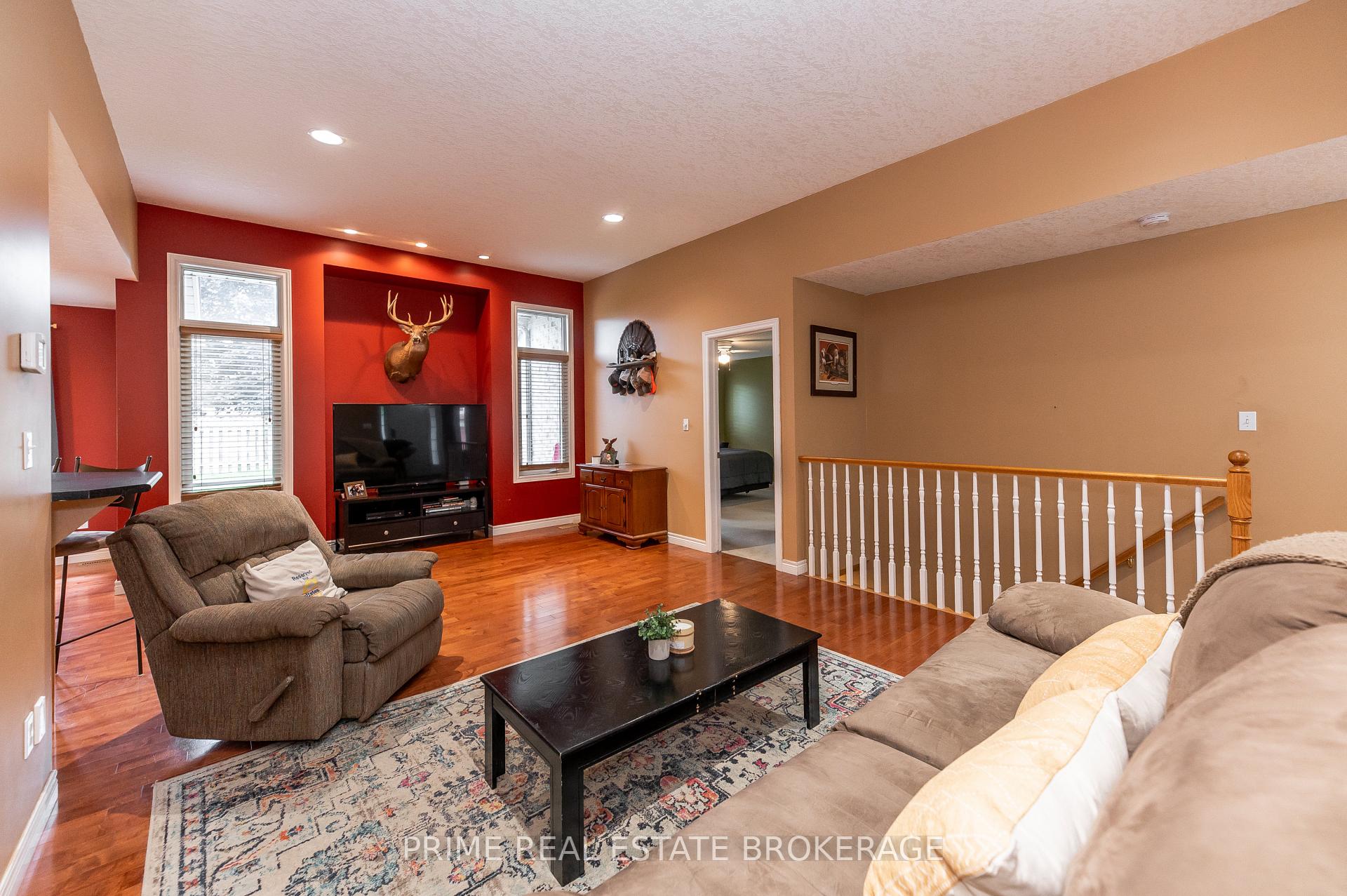 Photo 7 of 44 Riverbank Drive, St. Thomas — HOMEH