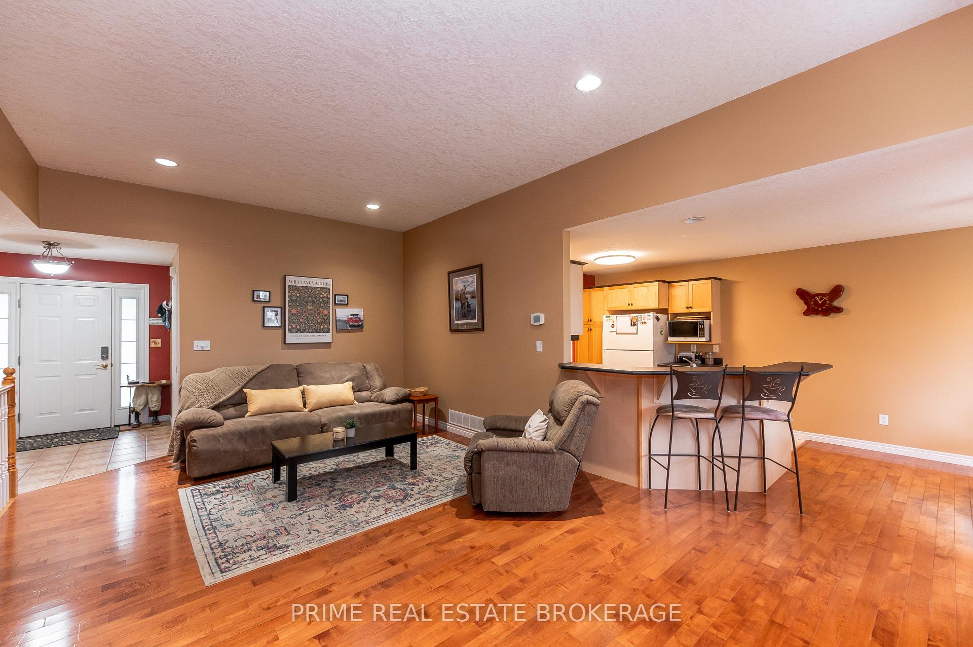 Photo 9 of 44 Riverbank Drive, St. Thomas — HOMEH