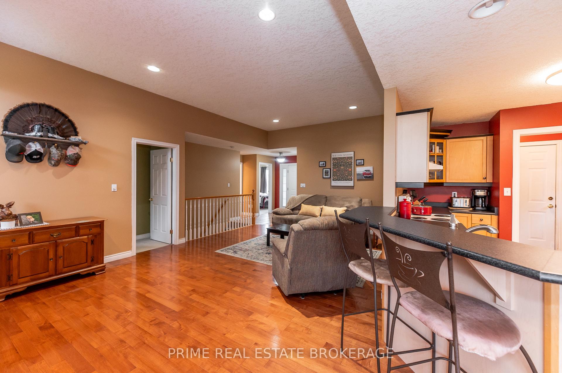 Photo 10 of 44 Riverbank Drive, St. Thomas — HOMEH