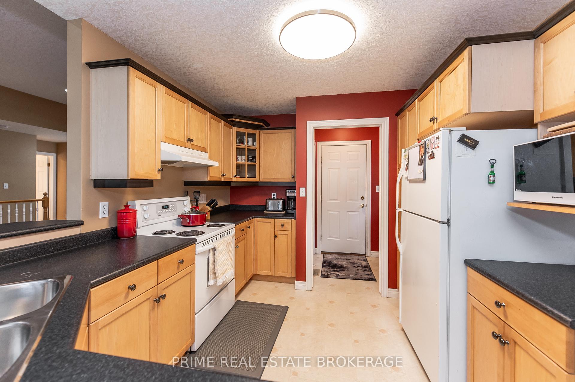 Photo 12 of 44 Riverbank Drive, St. Thomas — HOMEH