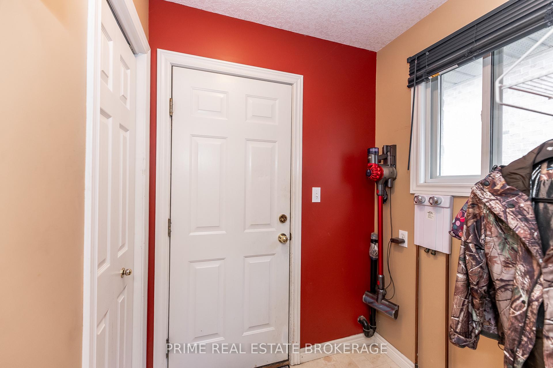 Photo 13 of 44 Riverbank Drive, St. Thomas — HOMEH