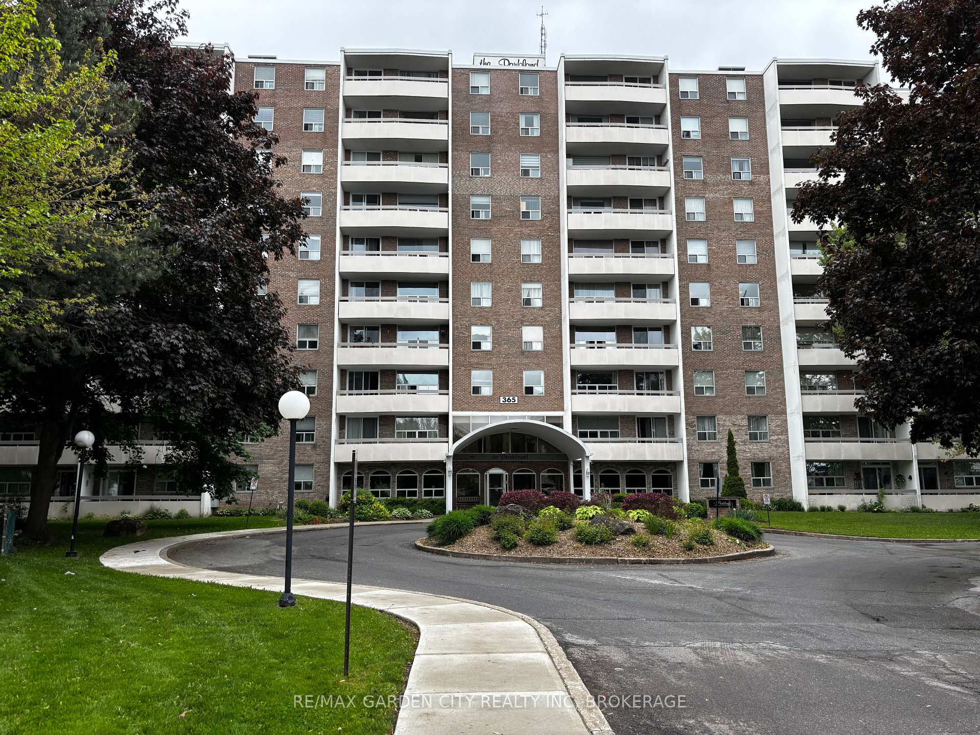 Photo 1 of Unit 405, 365 Geneva Street, St. Catharines, Fairview — HOMEH