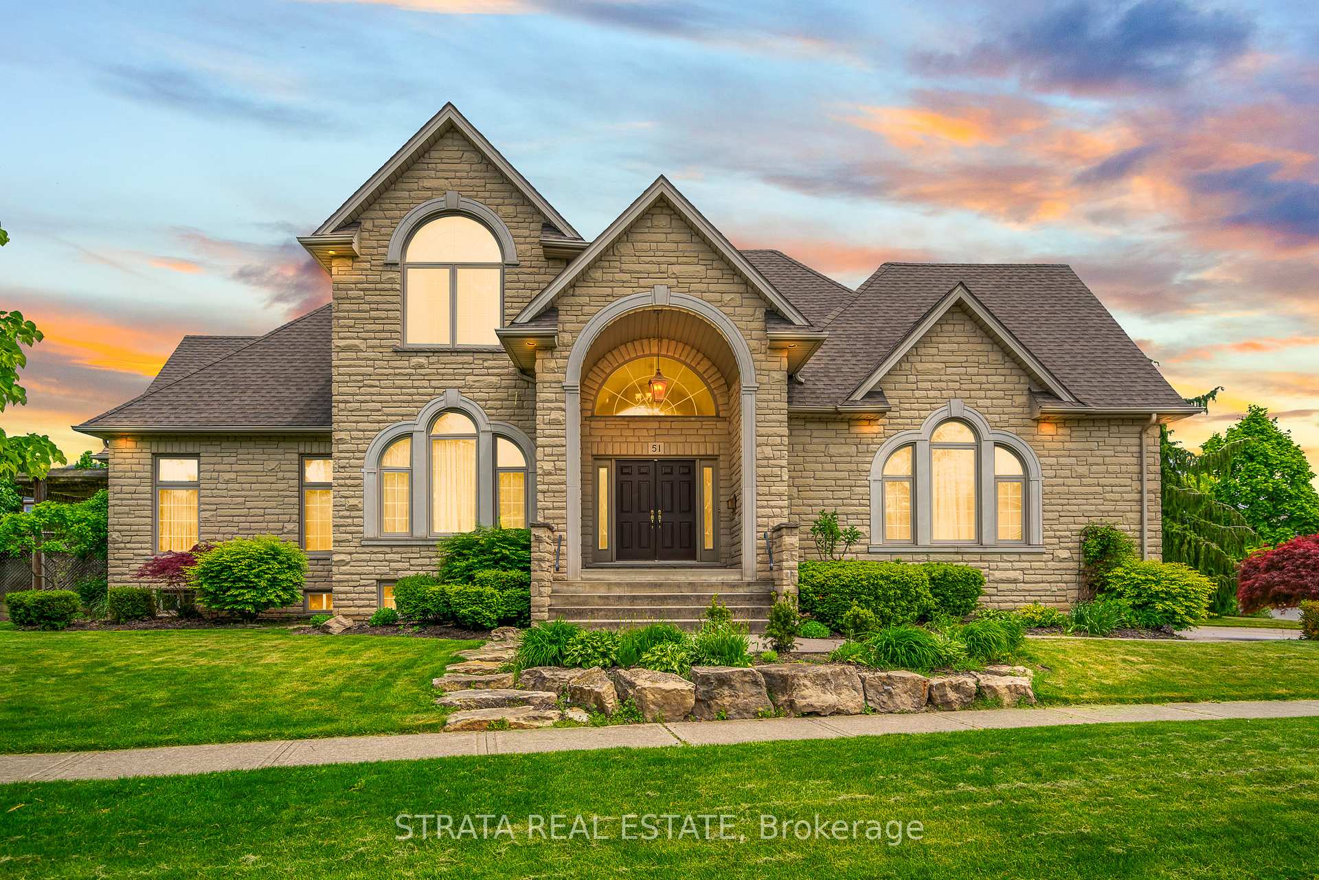 Photo 1 of 51 Breckenridge Boulevard, St. Catharines, Grapeview — HOMEH