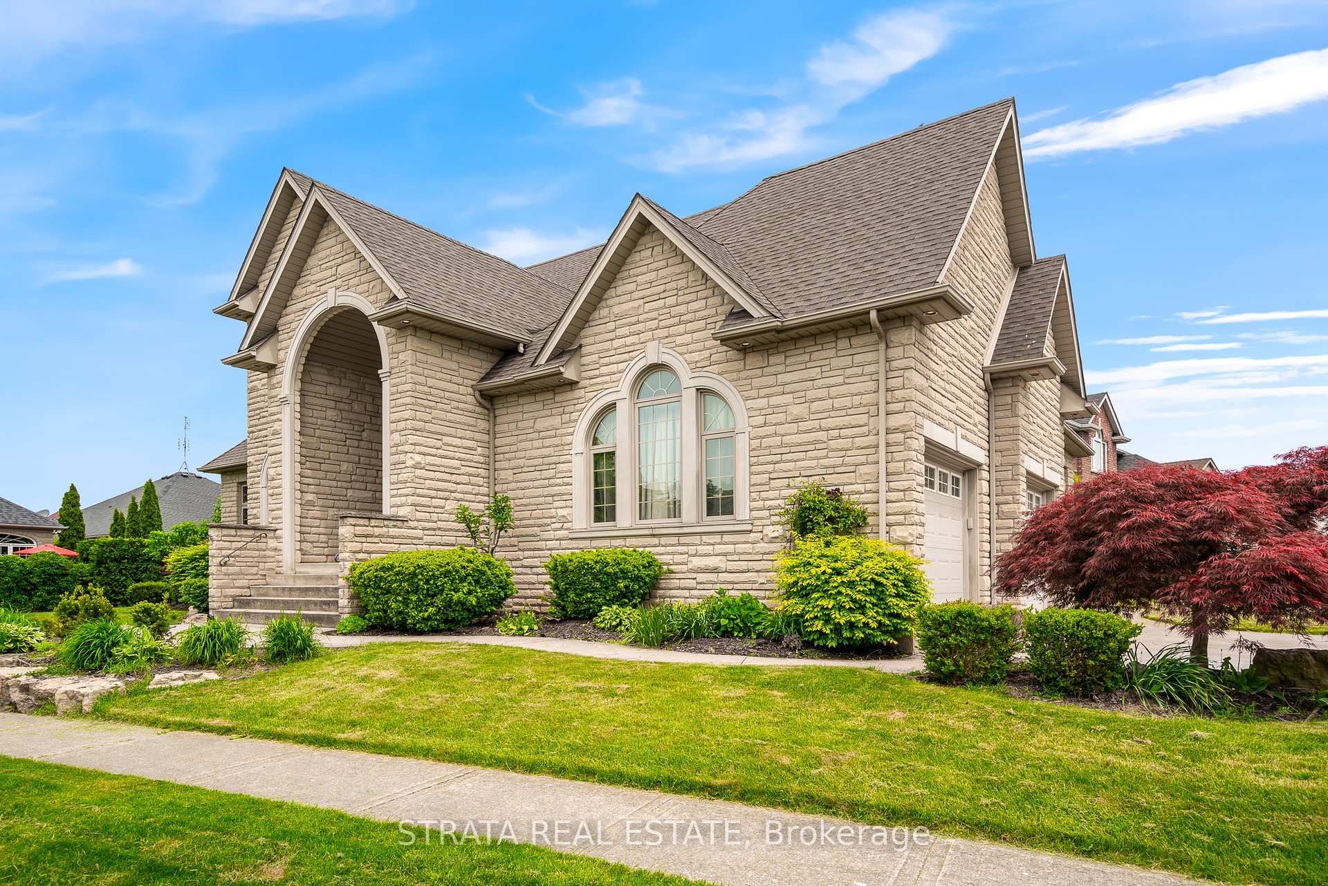 Photo 4 of 51 Breckenridge Boulevard, St. Catharines, Grapeview — HOMEH