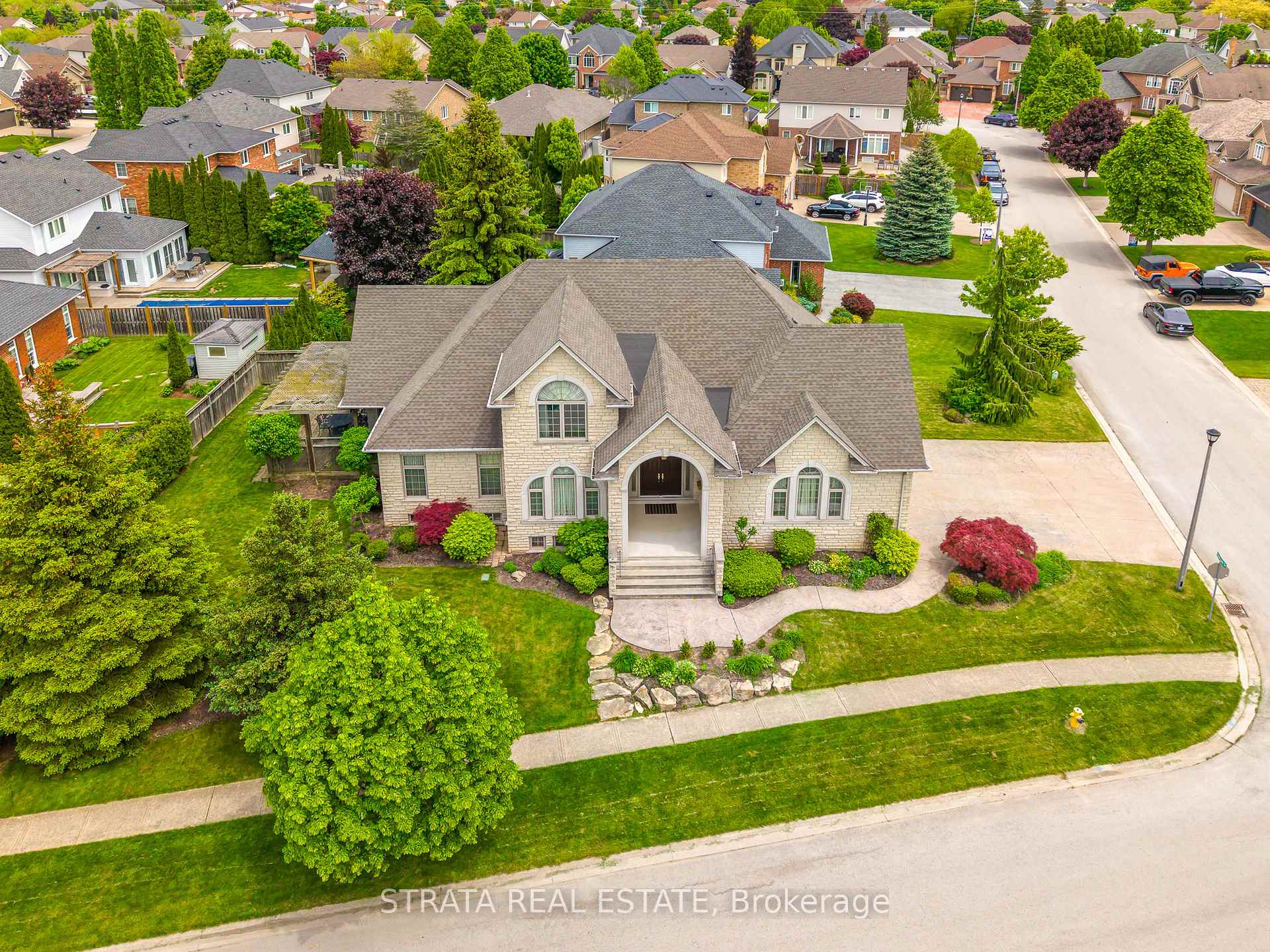 Photo 6 of 51 Breckenridge Boulevard, St. Catharines, Grapeview — HOMEH