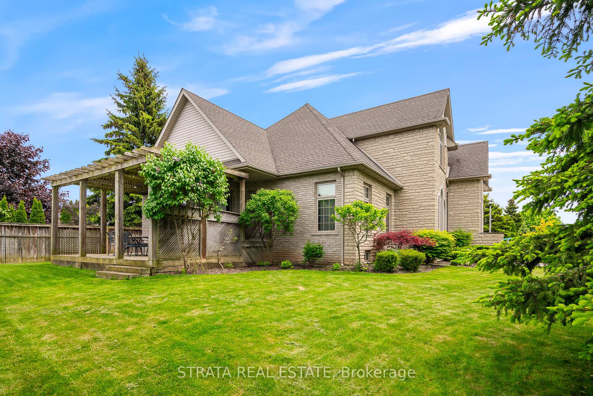Photo 8 of 51 Breckenridge Boulevard, St. Catharines, Grapeview — HOMEH