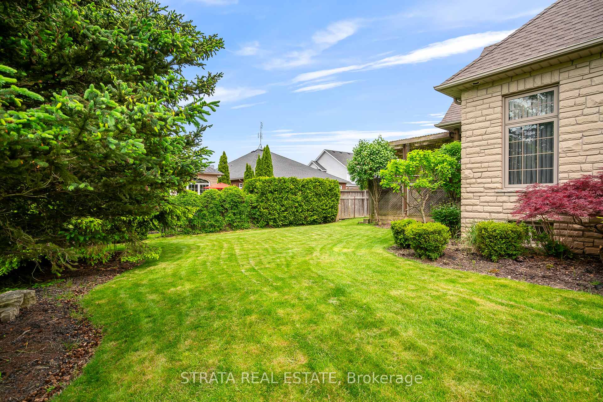 Photo 9 of 51 Breckenridge Boulevard, St. Catharines, Grapeview — HOMEH